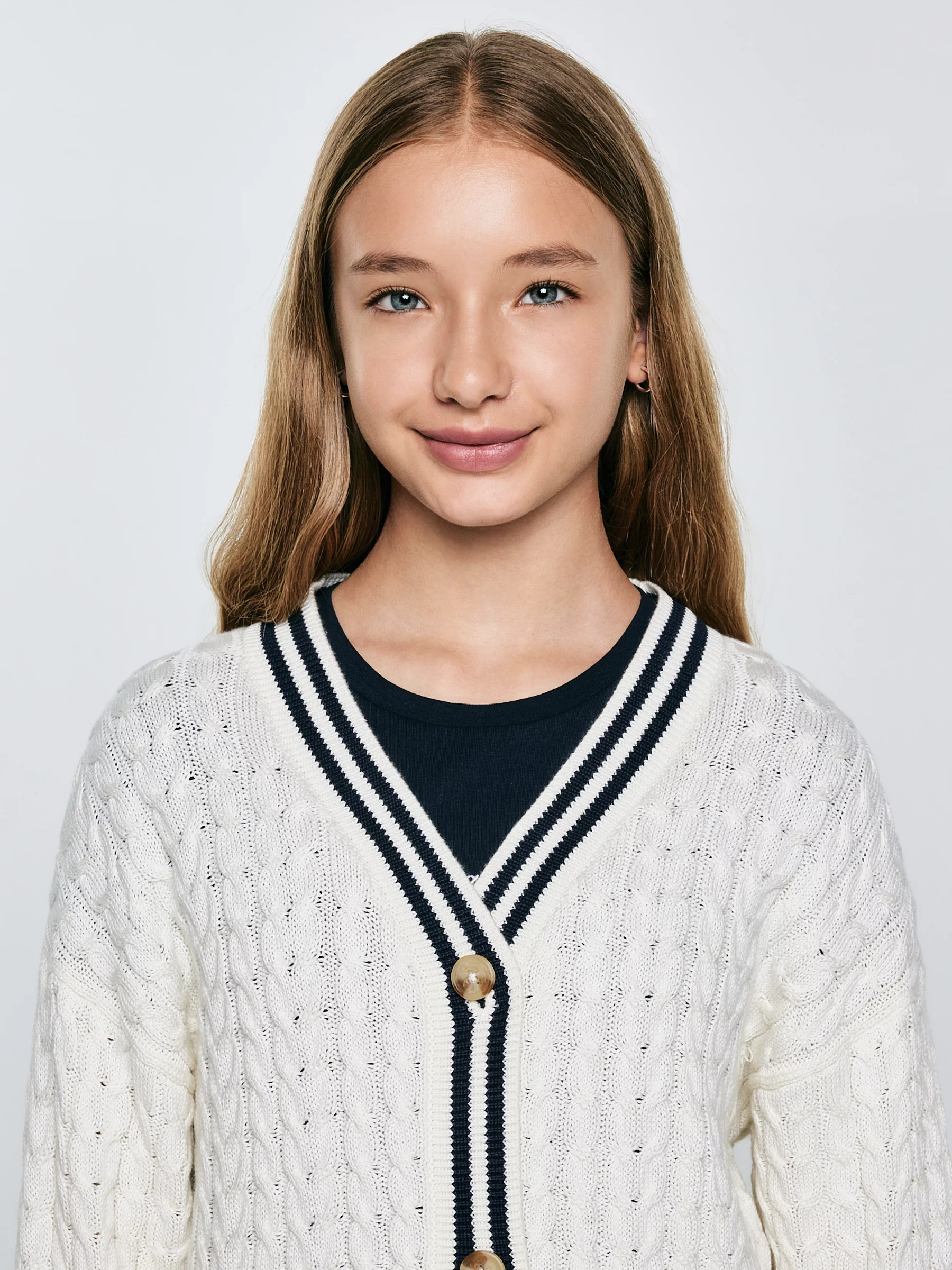 Kardigan dziewczęcy z kontrastowym wykoŅczeniem kremowy Misia 102