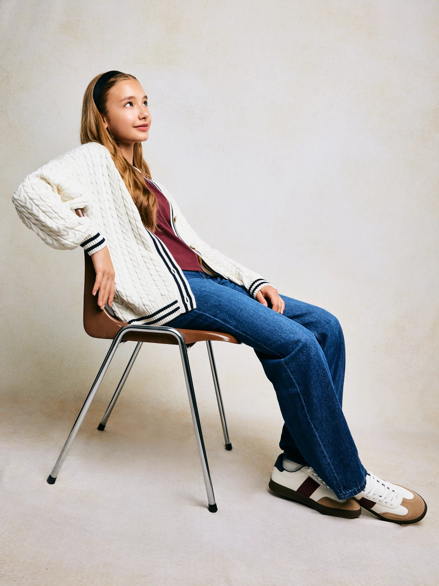 Kardigan dziewczęcy z kontrastowym wykoŅczeniem kremowy Misia 102