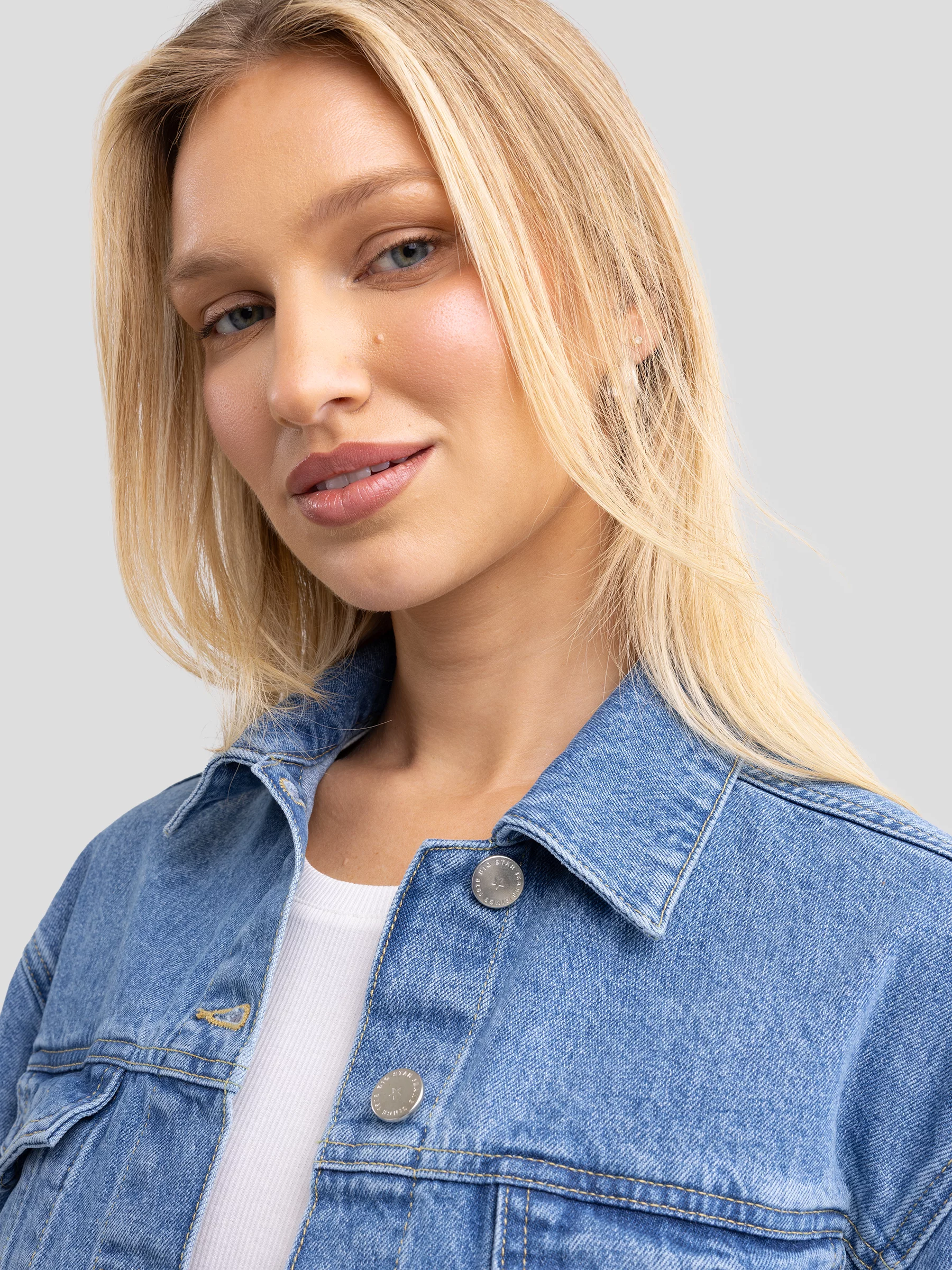 Kurtka damska jeansowa krótka niebieska Maddie 175