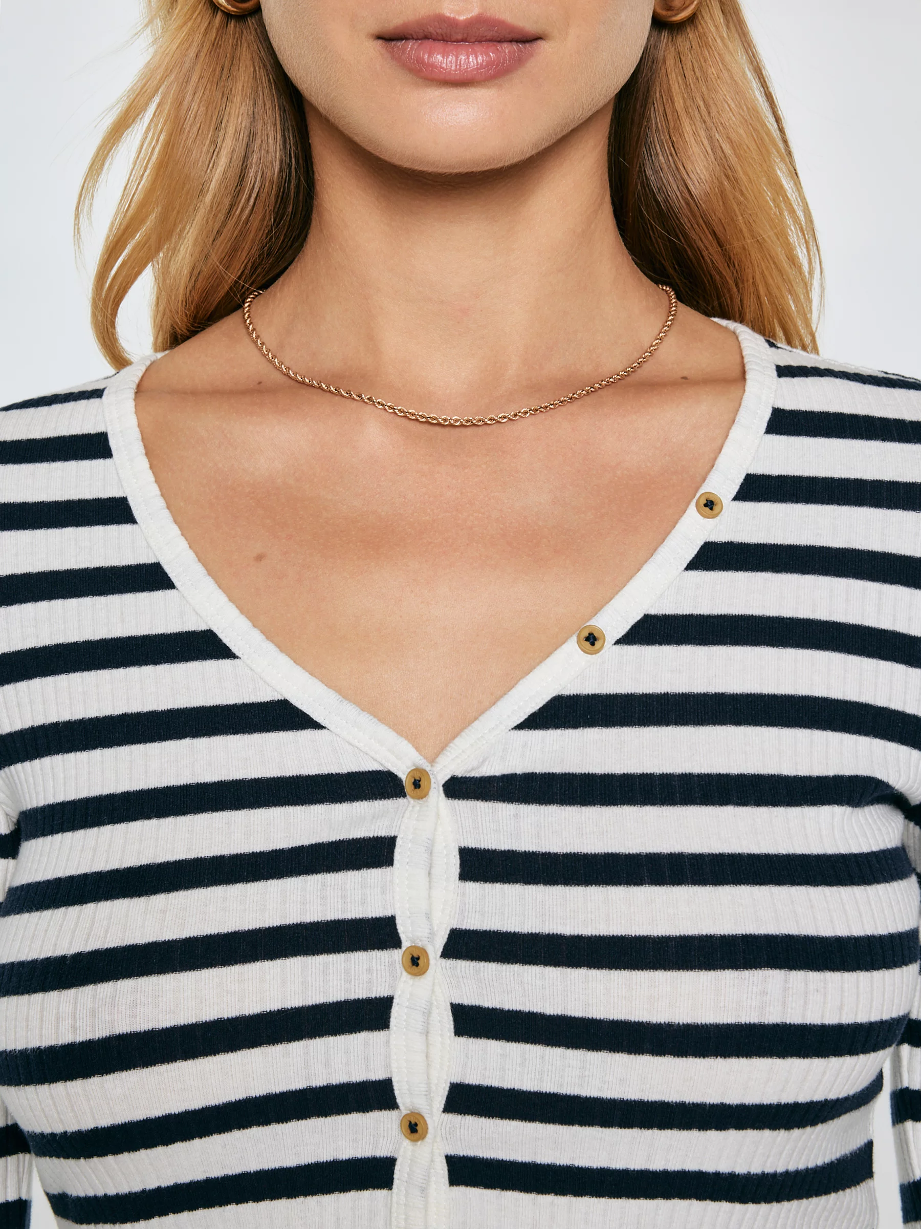 Bluzka damska z dekolotem v-neck w paski granatowa Mella 403