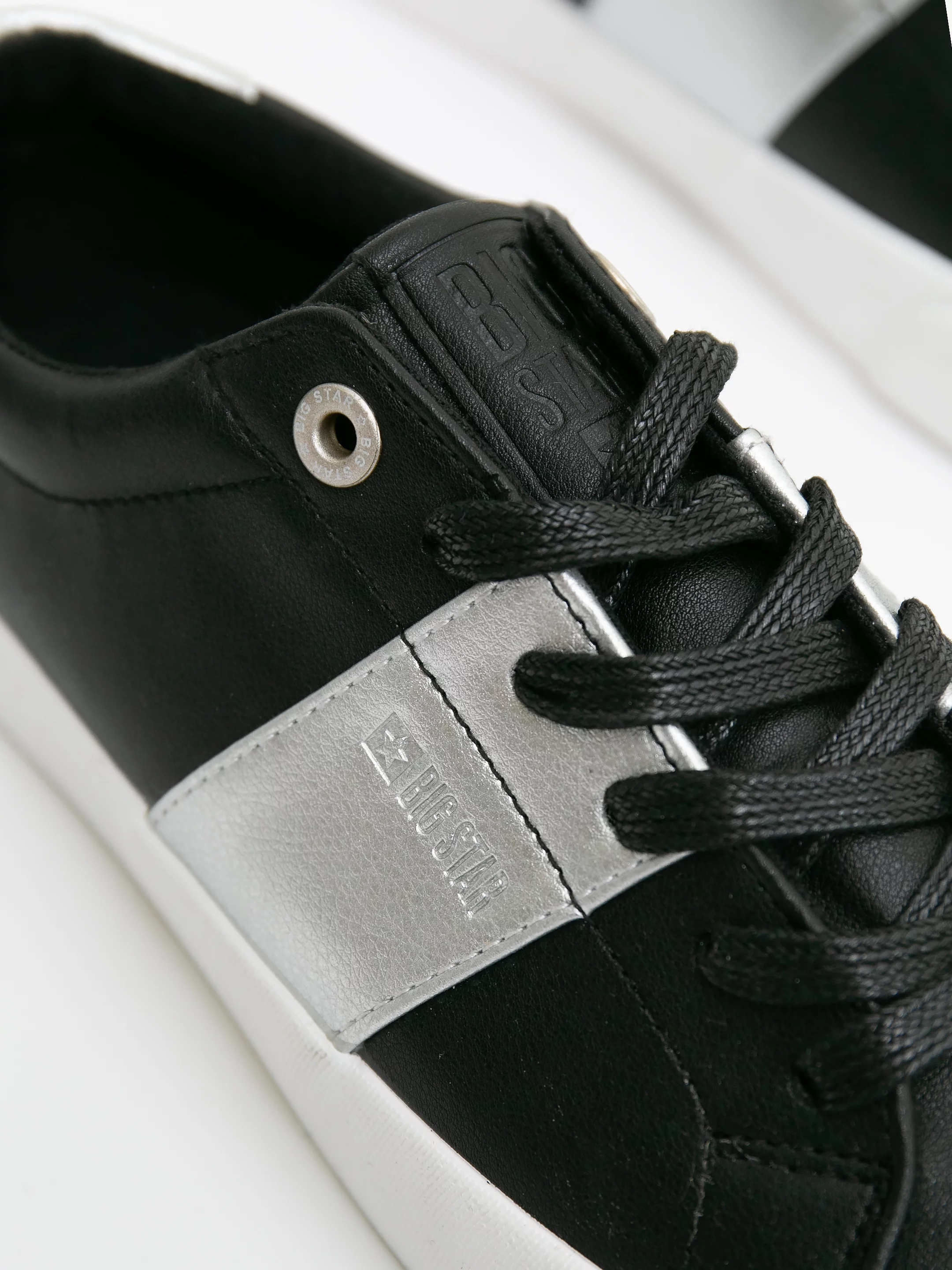 Sneakersy damskie w typie smart casual czarne JJ274360 906