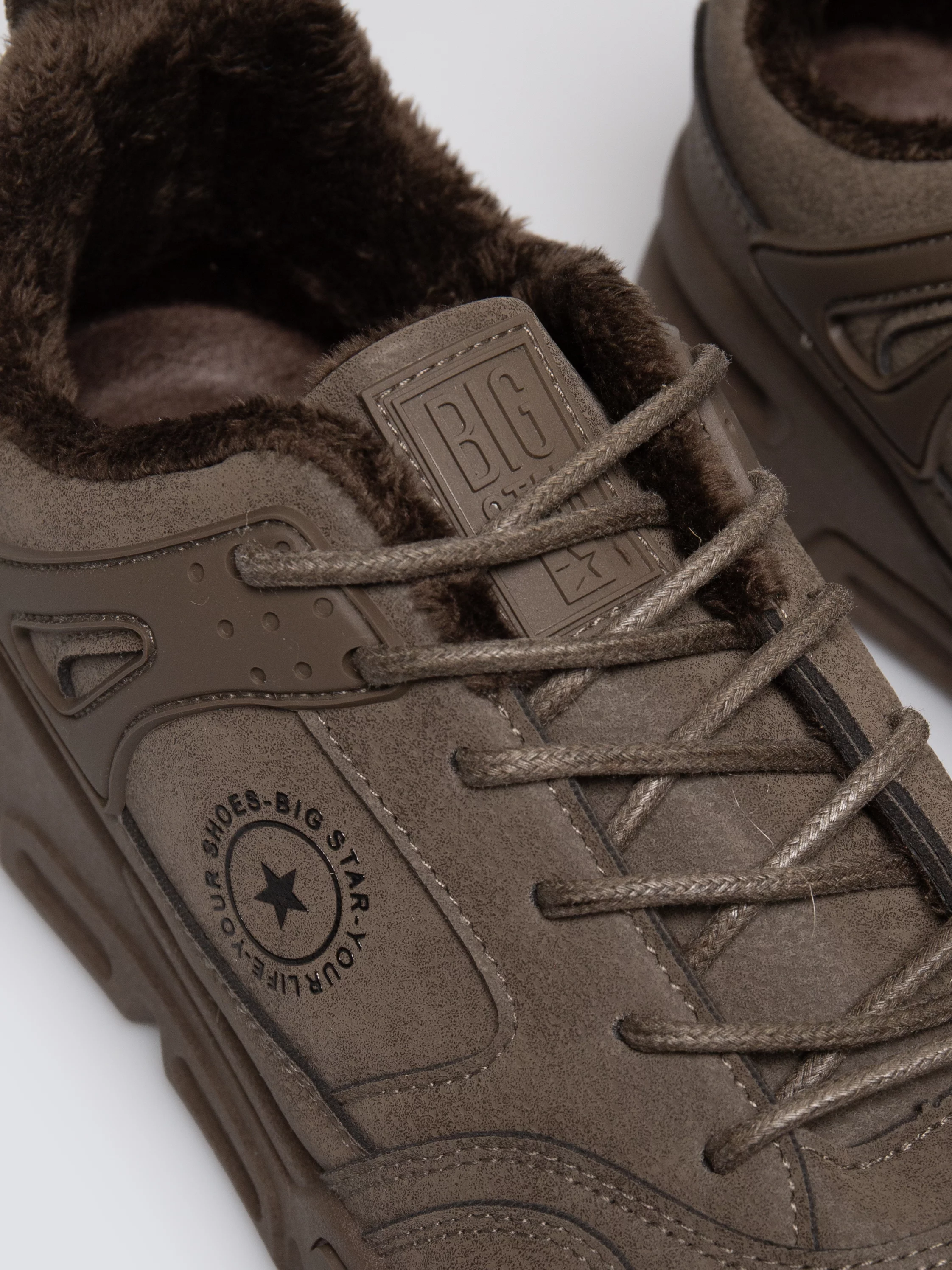 Sneakersy męskie ze skóry ekologicznej brązowe OO174580 802