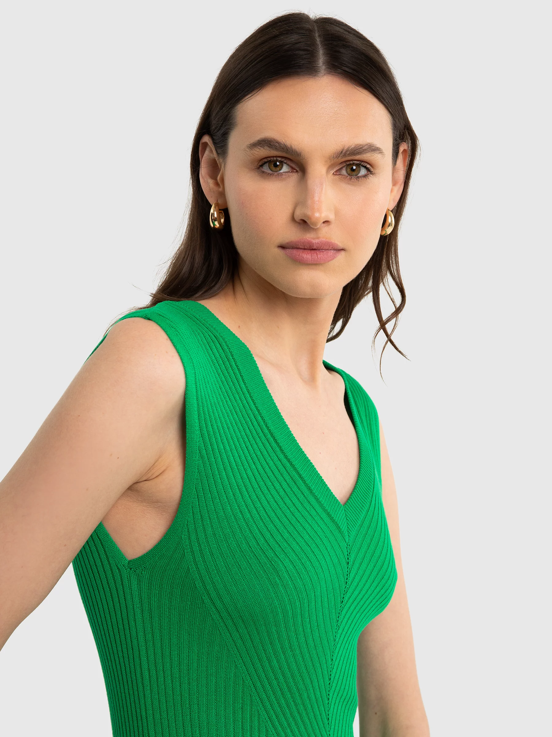 Sukienka damska prążkowana slim z wiskozy zielona Zizila 301