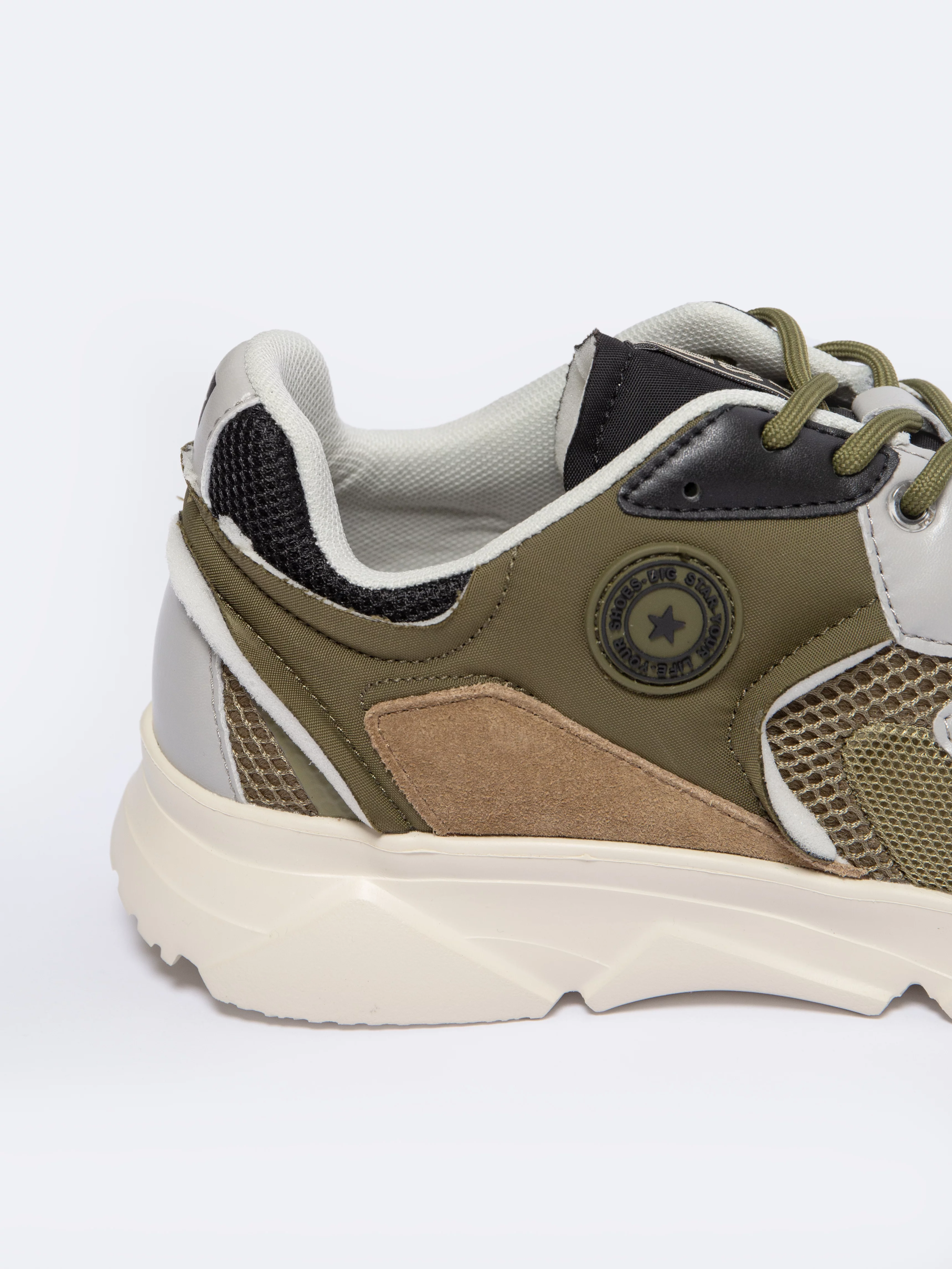Sneakersy męskie z zamszowymi wstawkami khaki NN174294 303
