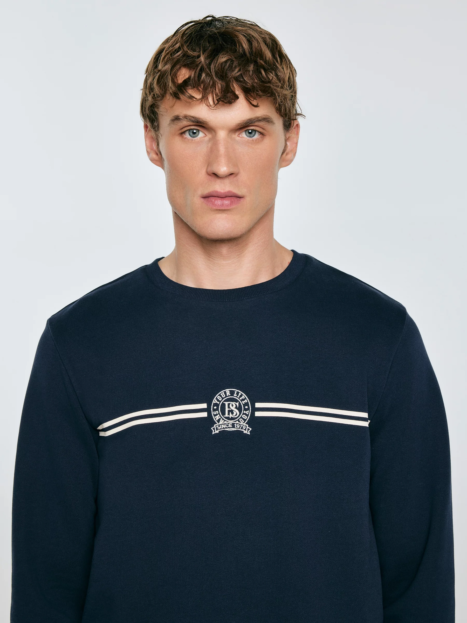 Bluza męska z haftem granatowa Daniel 403