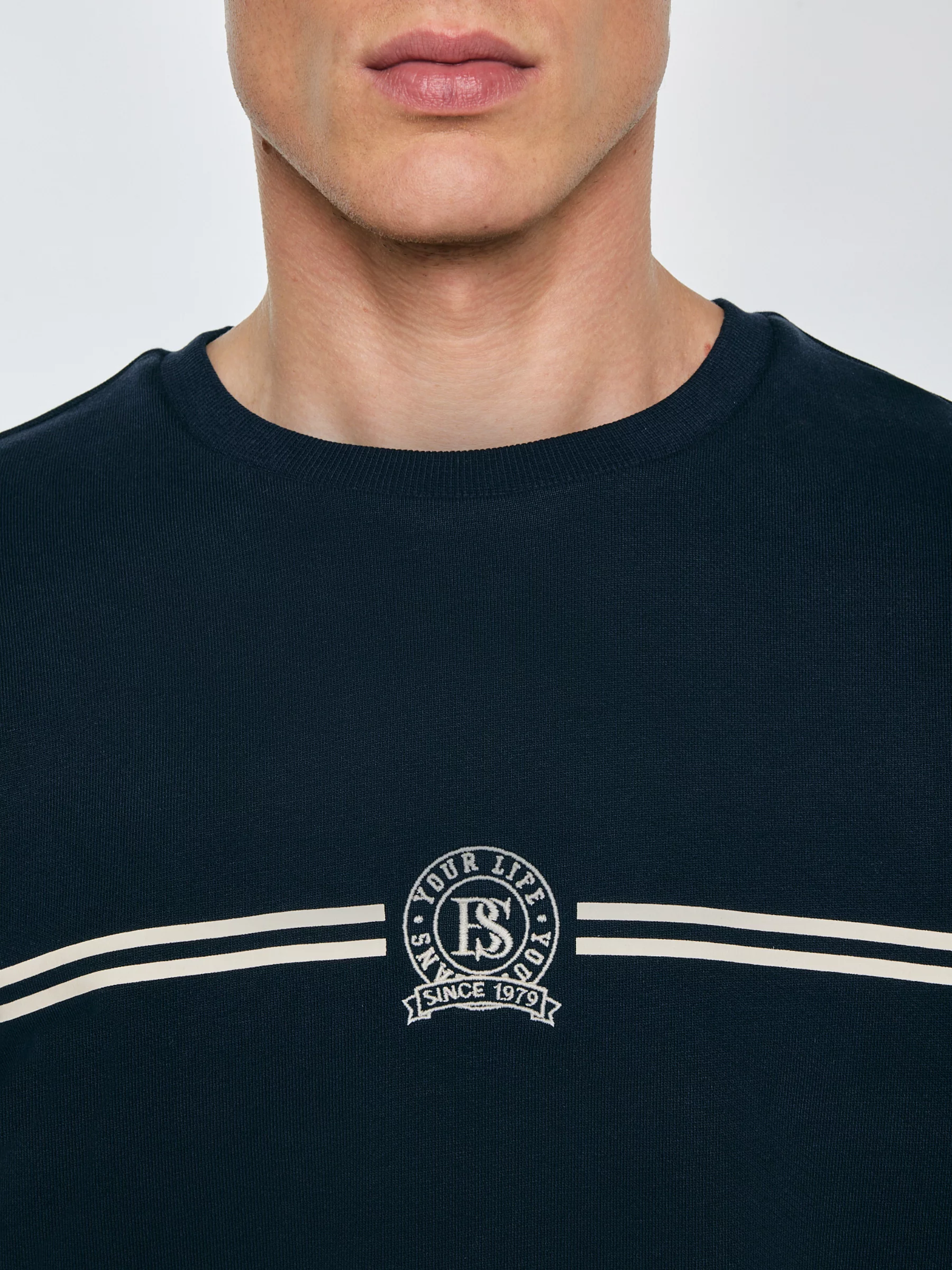 Bluza męska z haftem granatowa Daniel 403