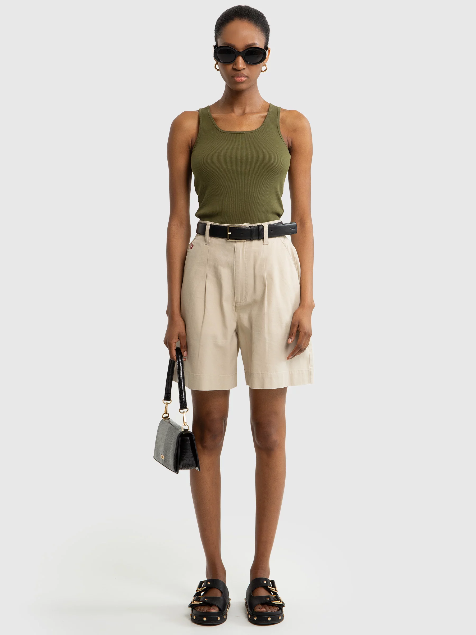 Klapki damskie na podwyższonej podeszwie czarne NN274082 906