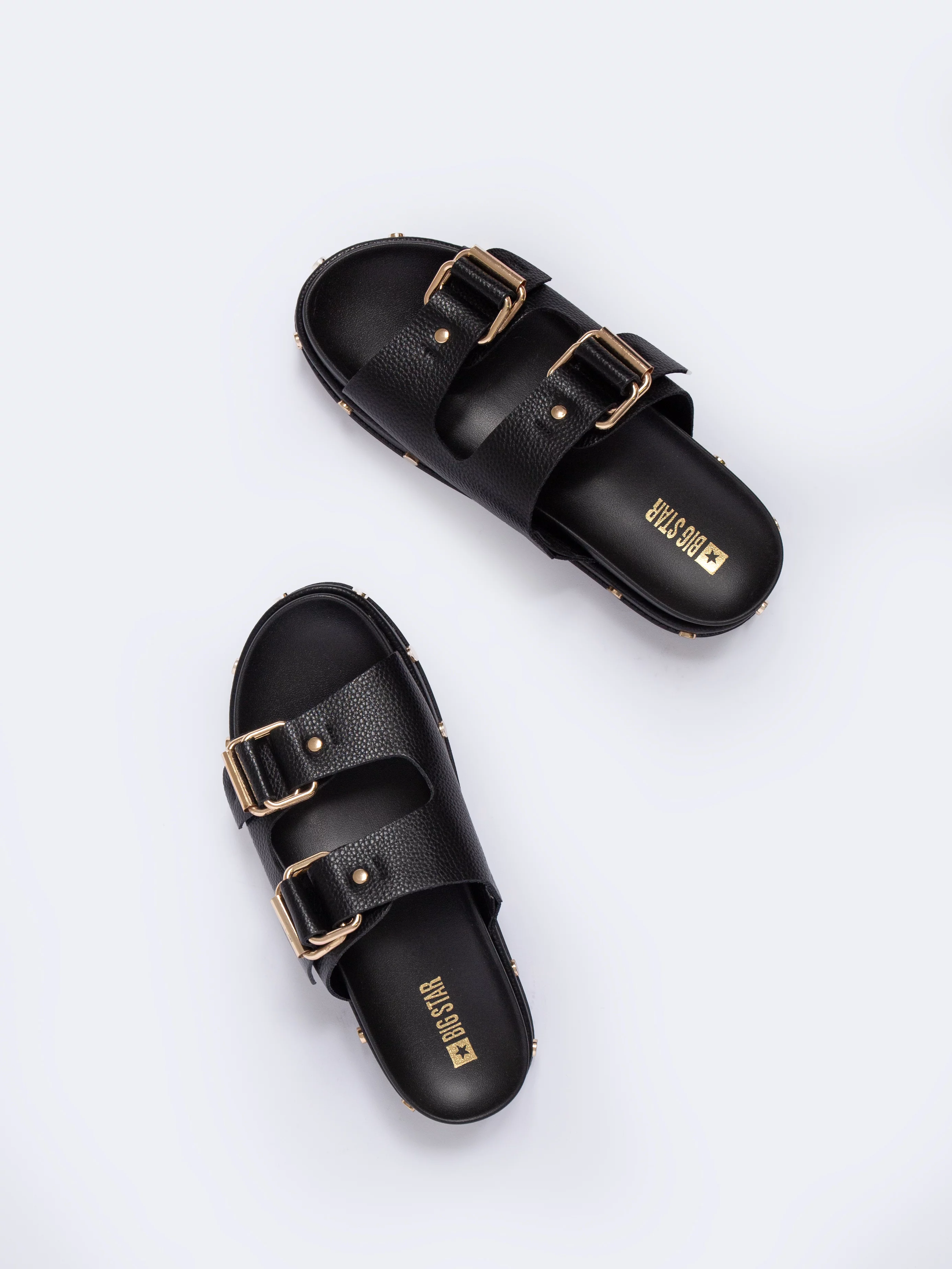 Klapki damskie na podwyższonej podeszwie czarne NN274082 906