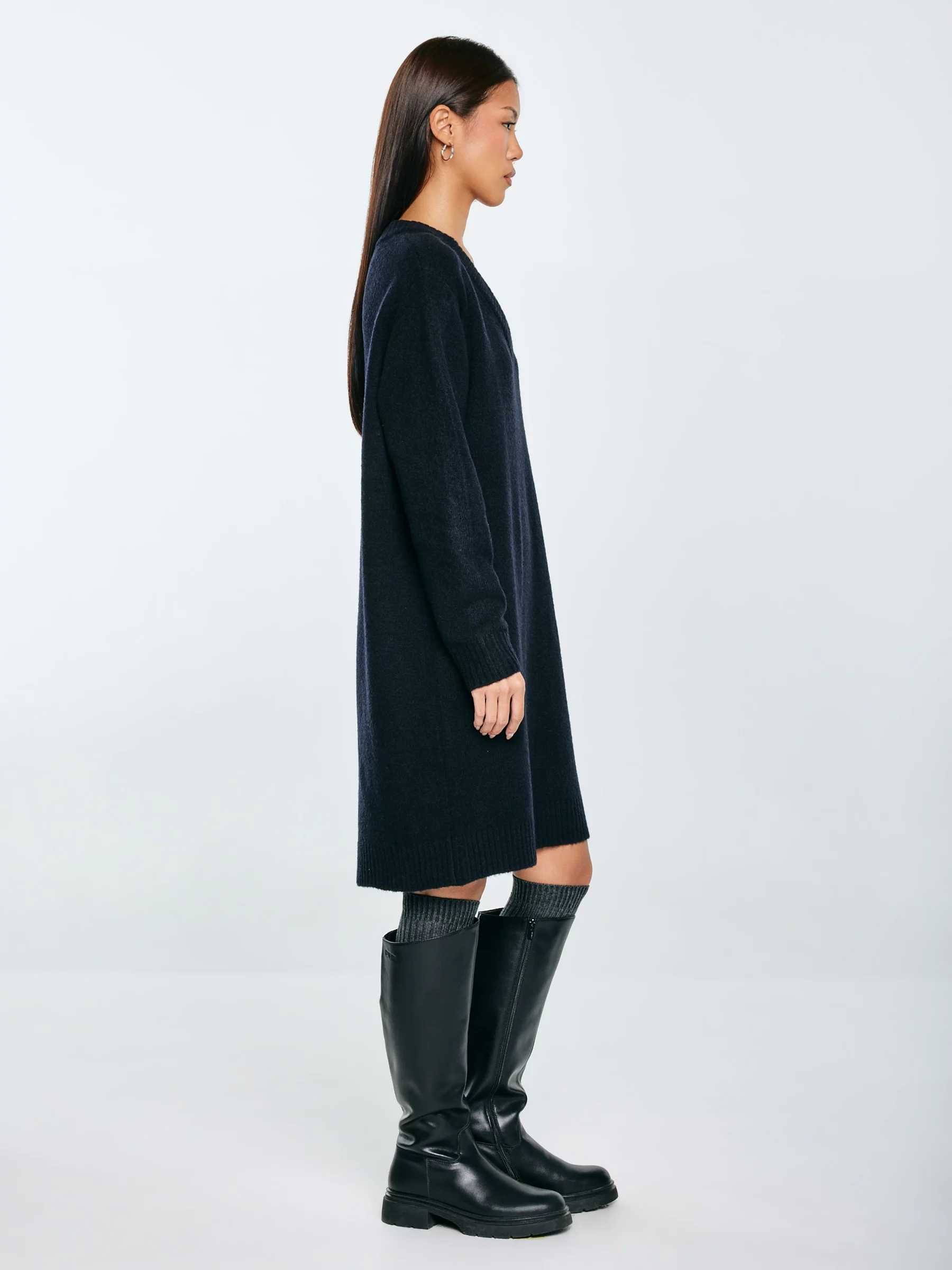 Sukienka damska dzianinowa z dodatkiem wełny czarna Julita 906