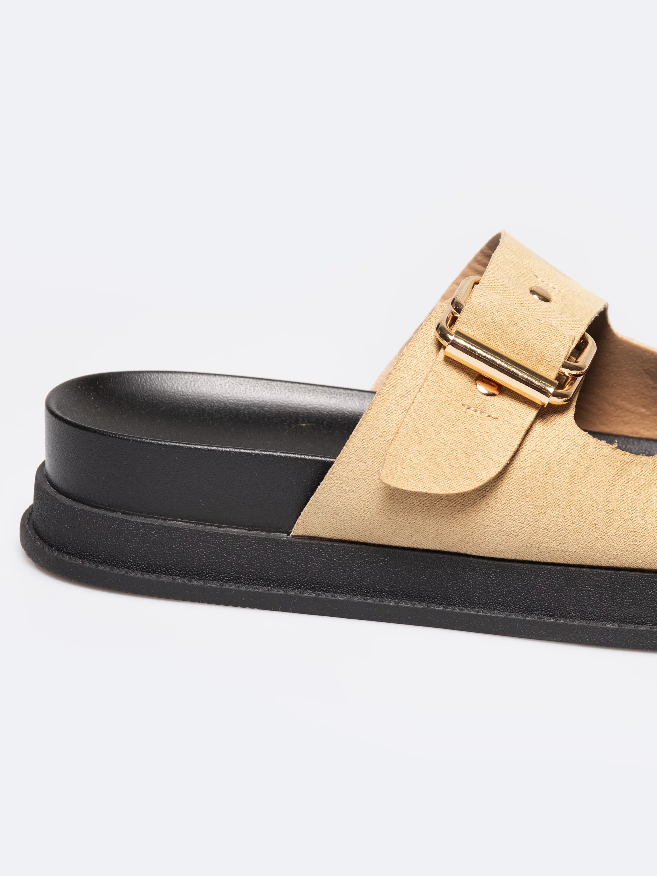 Klapki damskie na podwyższonej podeszwie beżowe RR274A601 801