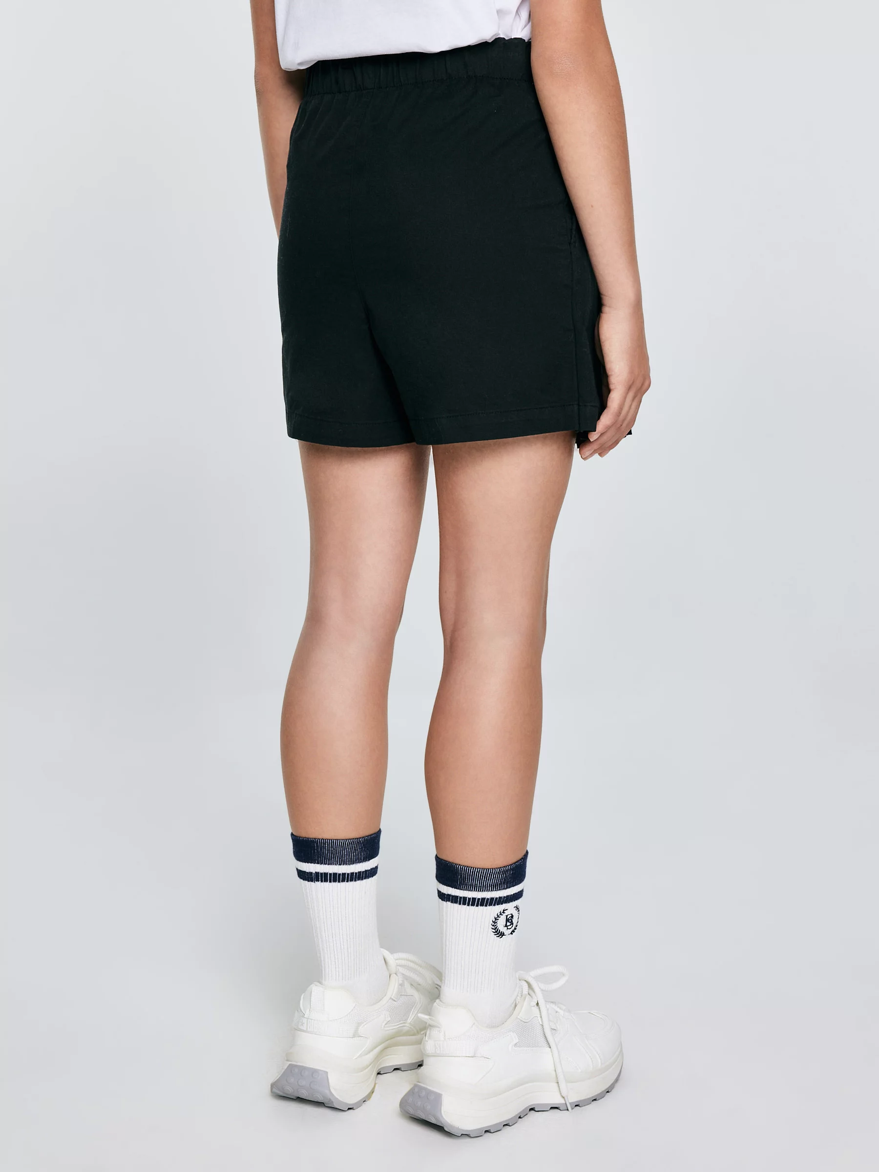 Spódnico-szorty dziewczęce rozkloszowane czarne Kardilana 906