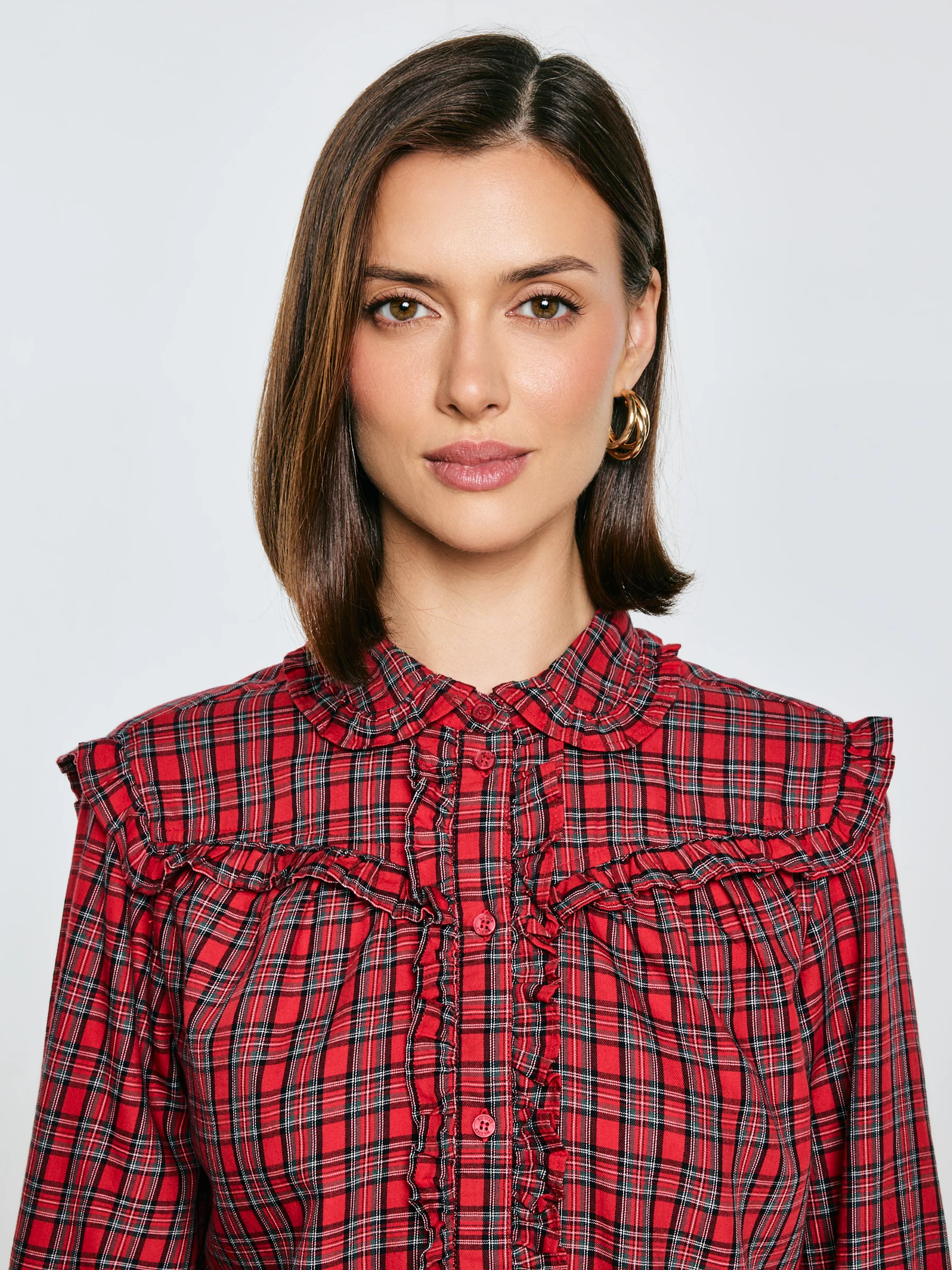 Koszula damska w kratę z ozdobnymi falbankami czerwona Frilo 000