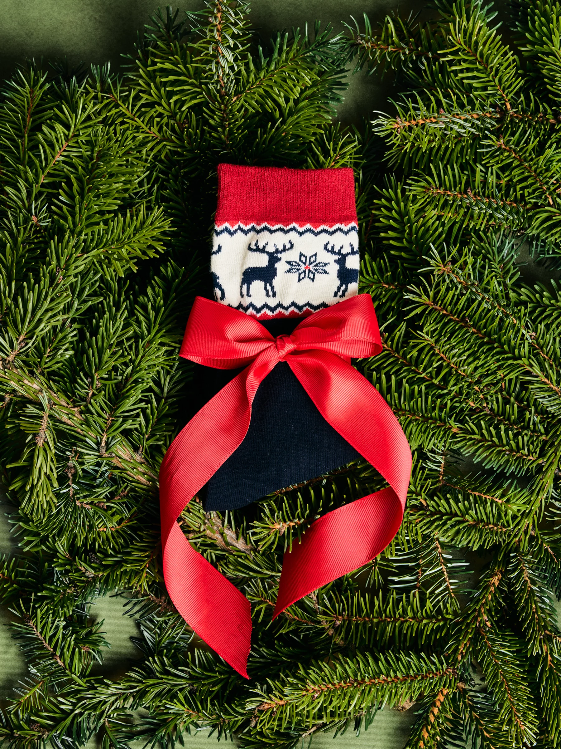 Skarpety męskie długie ze wzorem skandynawski granatowe Caleb 403