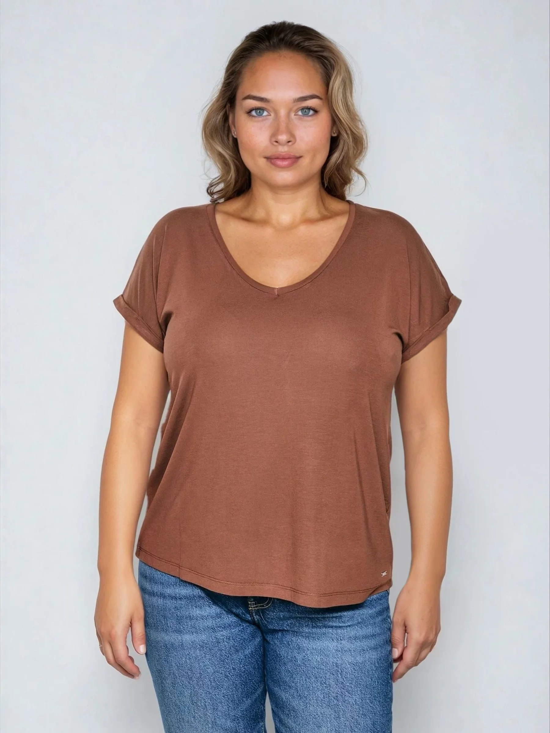 Koszulka damska o luźnym kroju brązowa Valeria 804