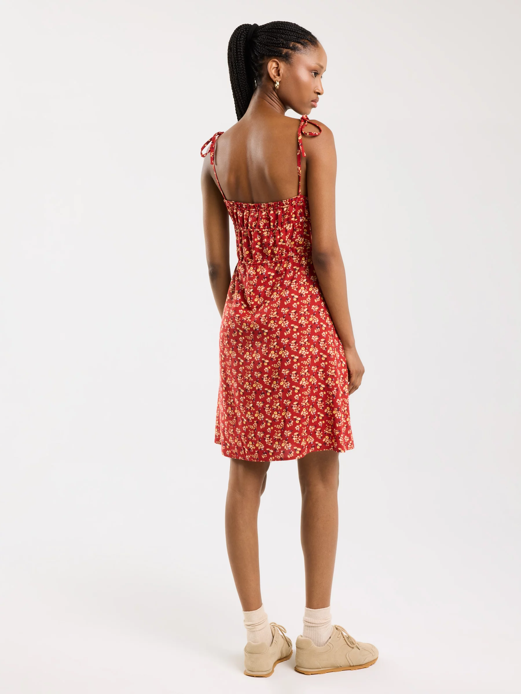 Sukienka damska mini z wiskozy z motywem kwiatowym czerwona Casie 603