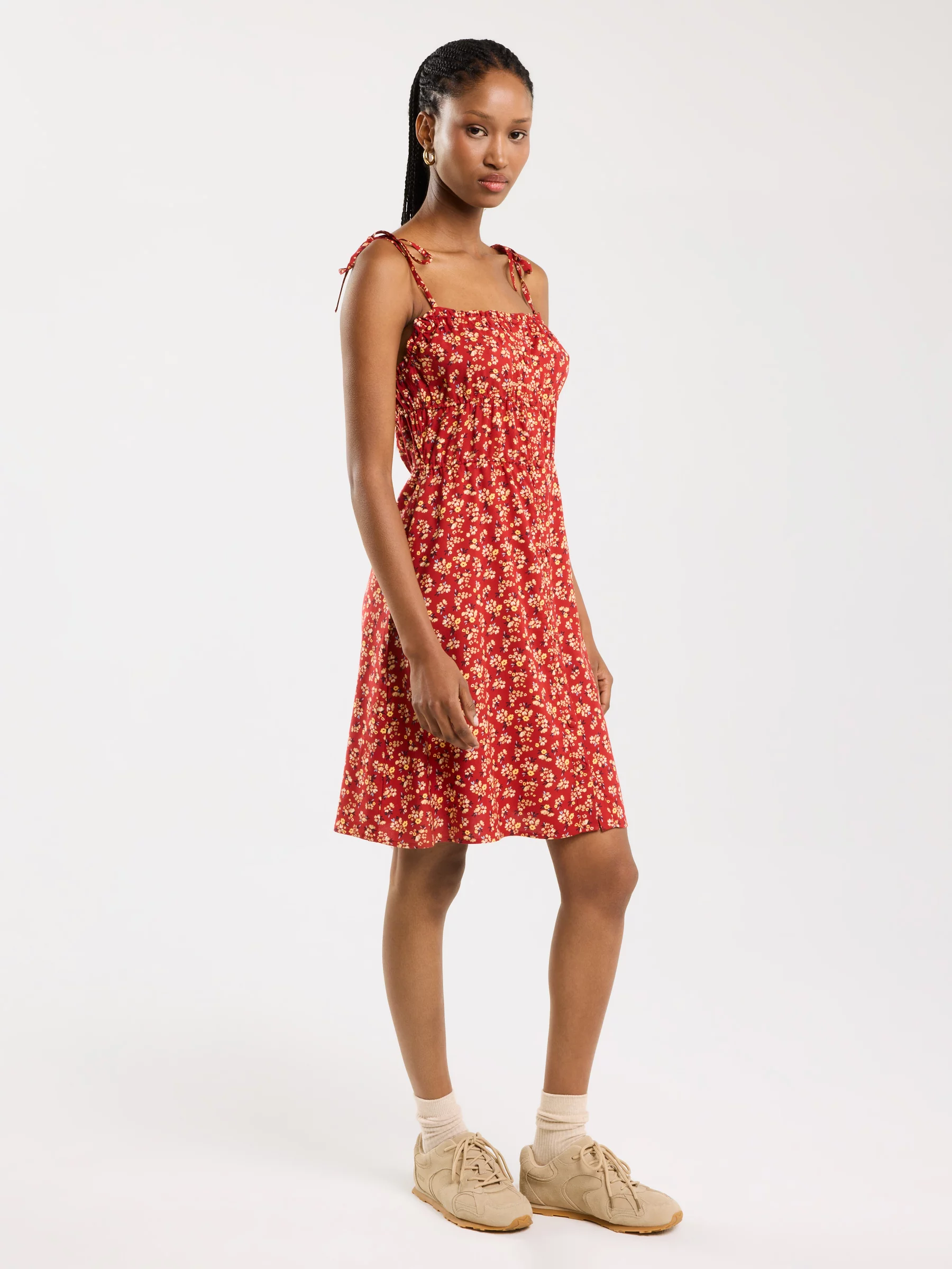 Sukienka damska mini z wiskozy z motywem kwiatowym czerwona Casie 603