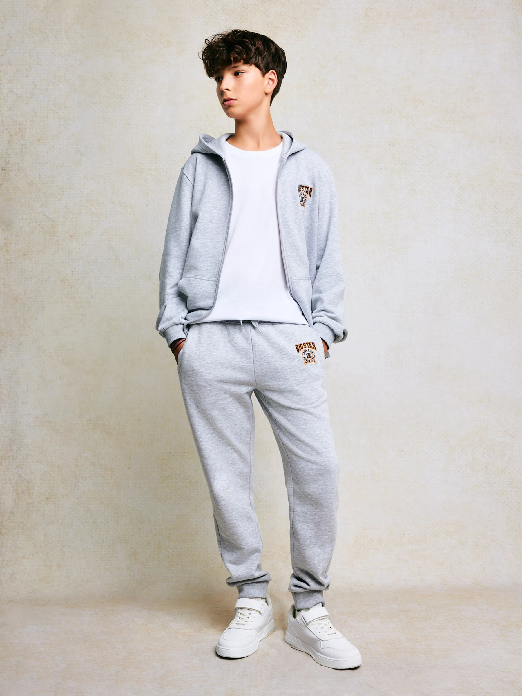 Spodnie chłopięce dresowe szare Lironp 901