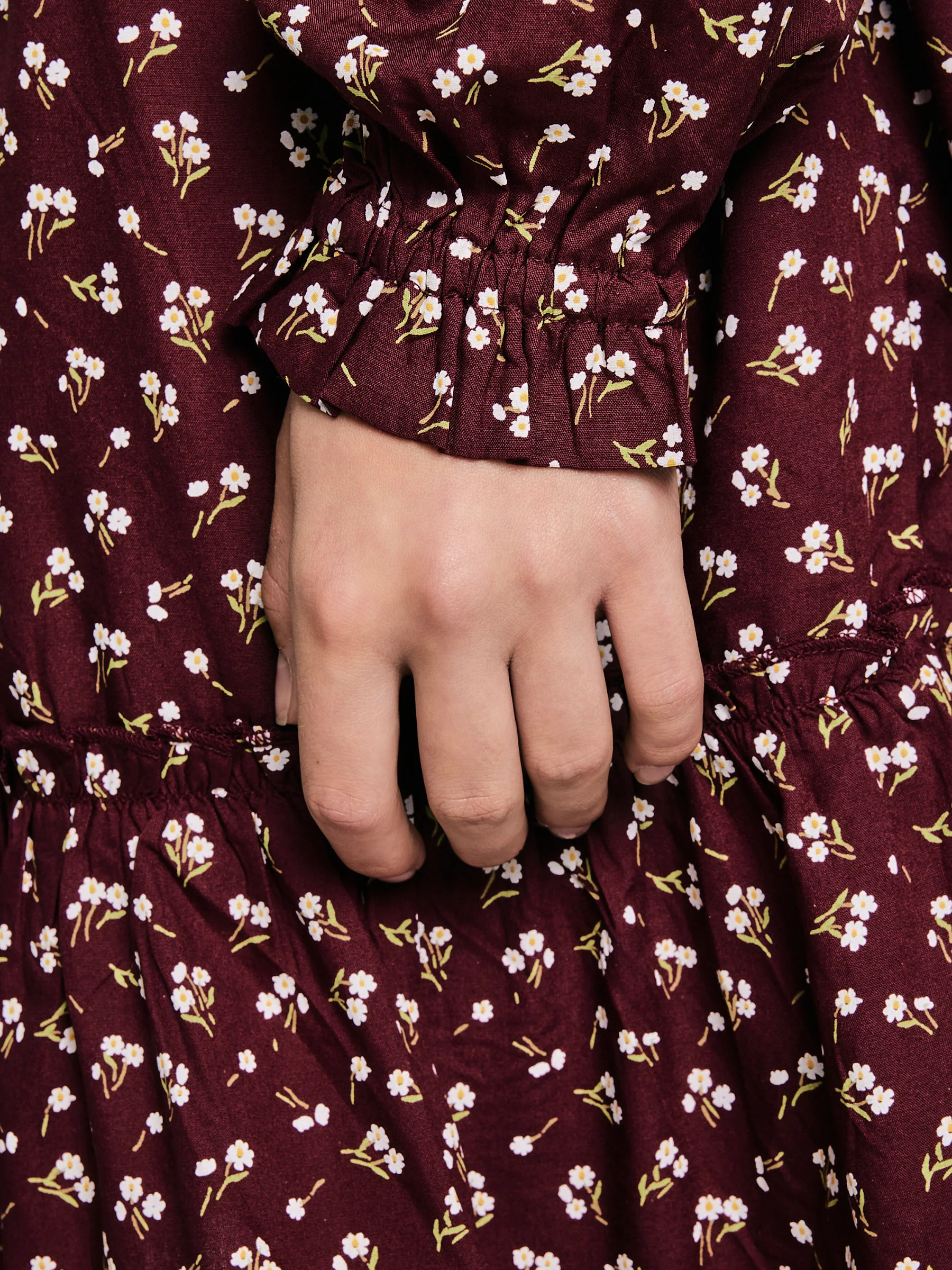 Sukienka dziewczęca z wiskozy z motywem kwiatowym bordowa Namisa 604