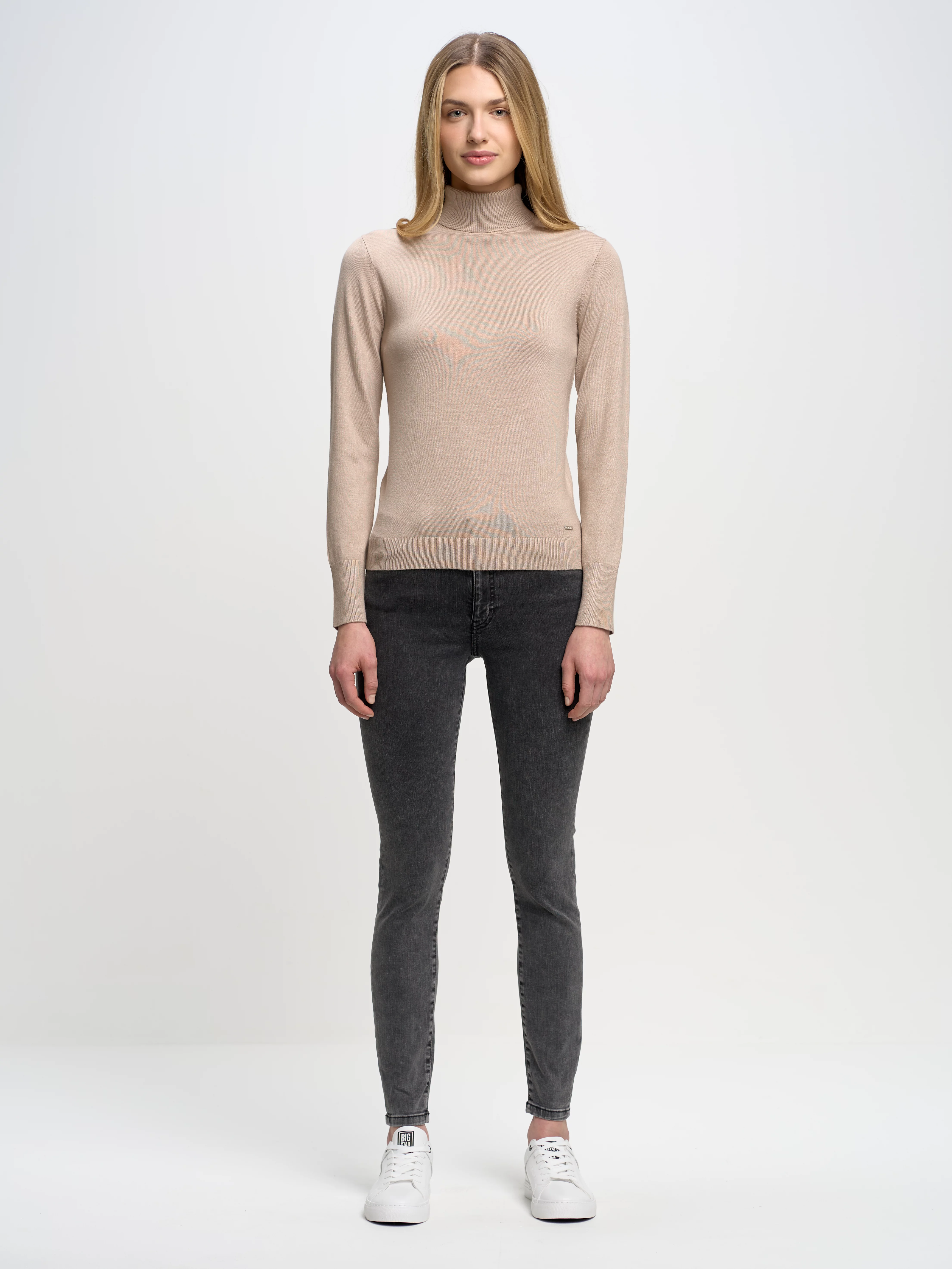 Sweter damski z golfem beżowy Charlinka 801