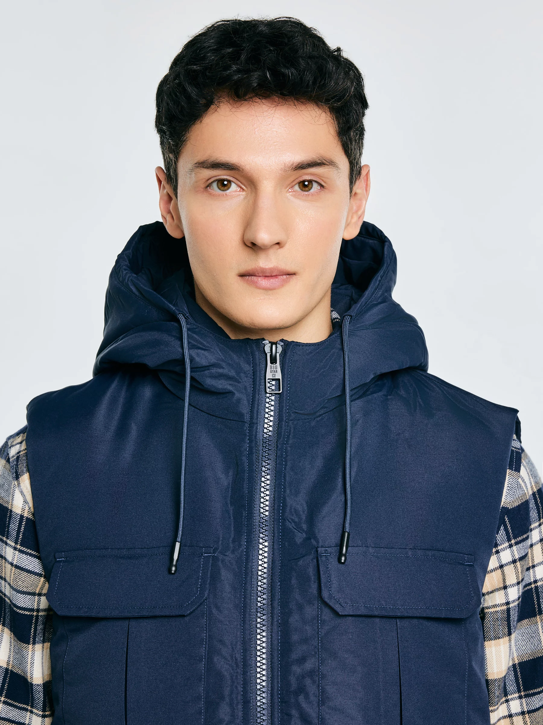 Kamizelka męska z kapturem granatowa Yves 403