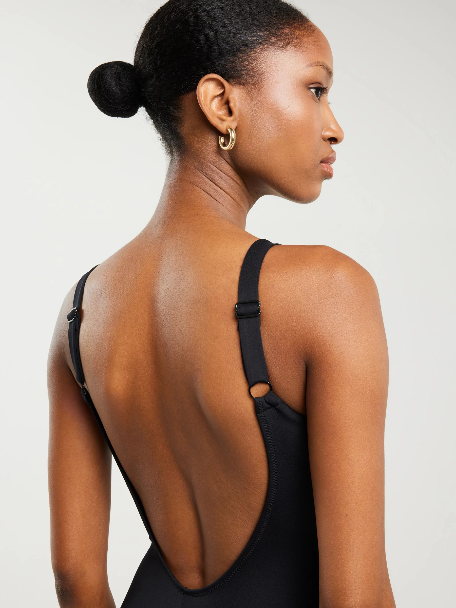 Kostium kąpielowy jednoczęściowy czarny Sallsa 906