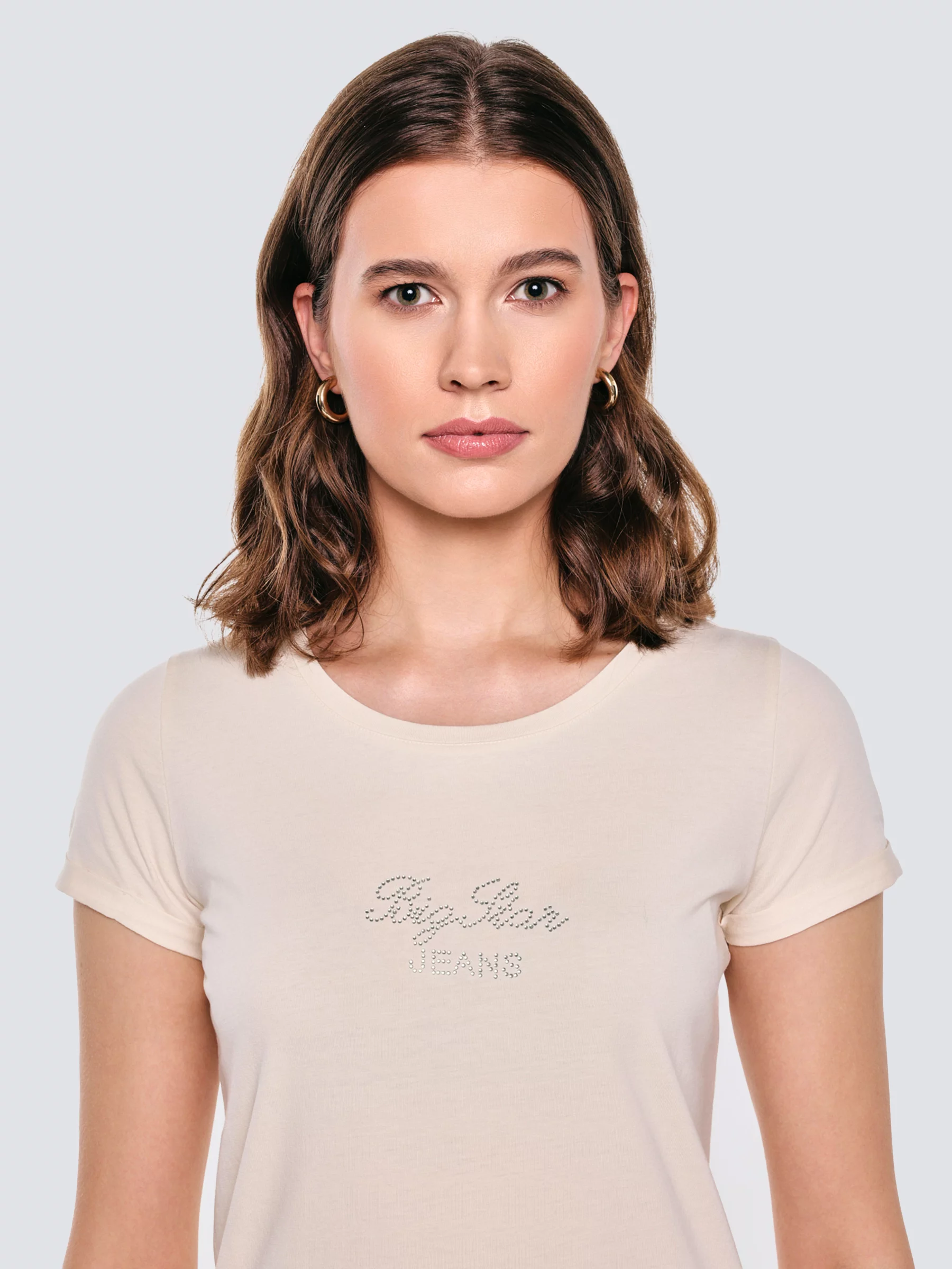 Koszulka damska z napisem z cyrkonii kremowa Malvina 103