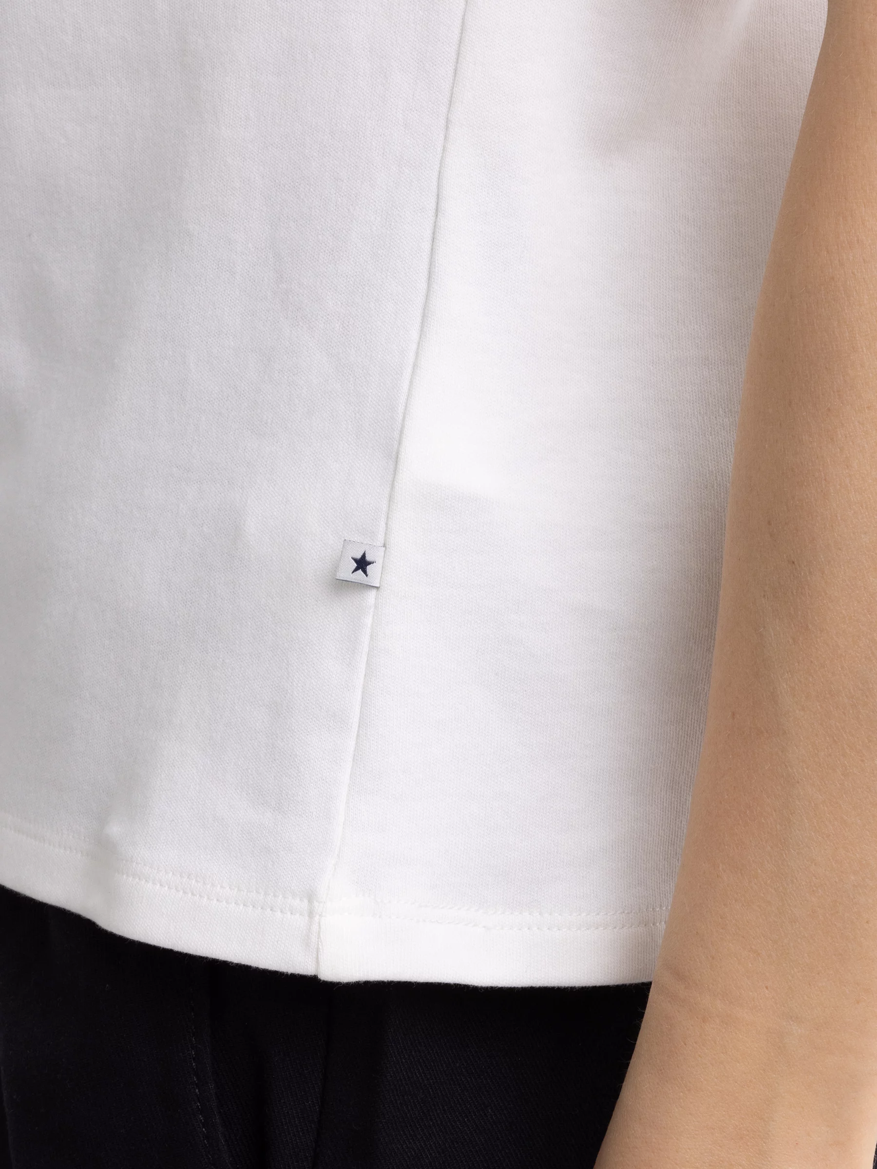 Koszulka damska z podwijanym rękawem biała Adela 100