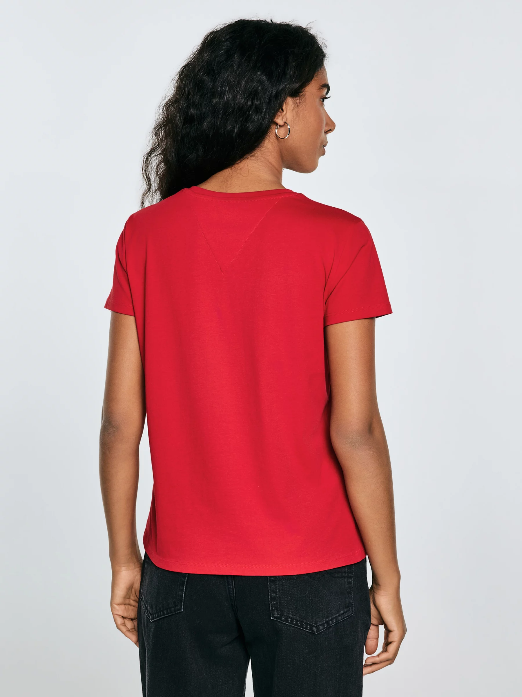 Koszulka damska z niewielkim haftem na piersi czerwona Lidia 603