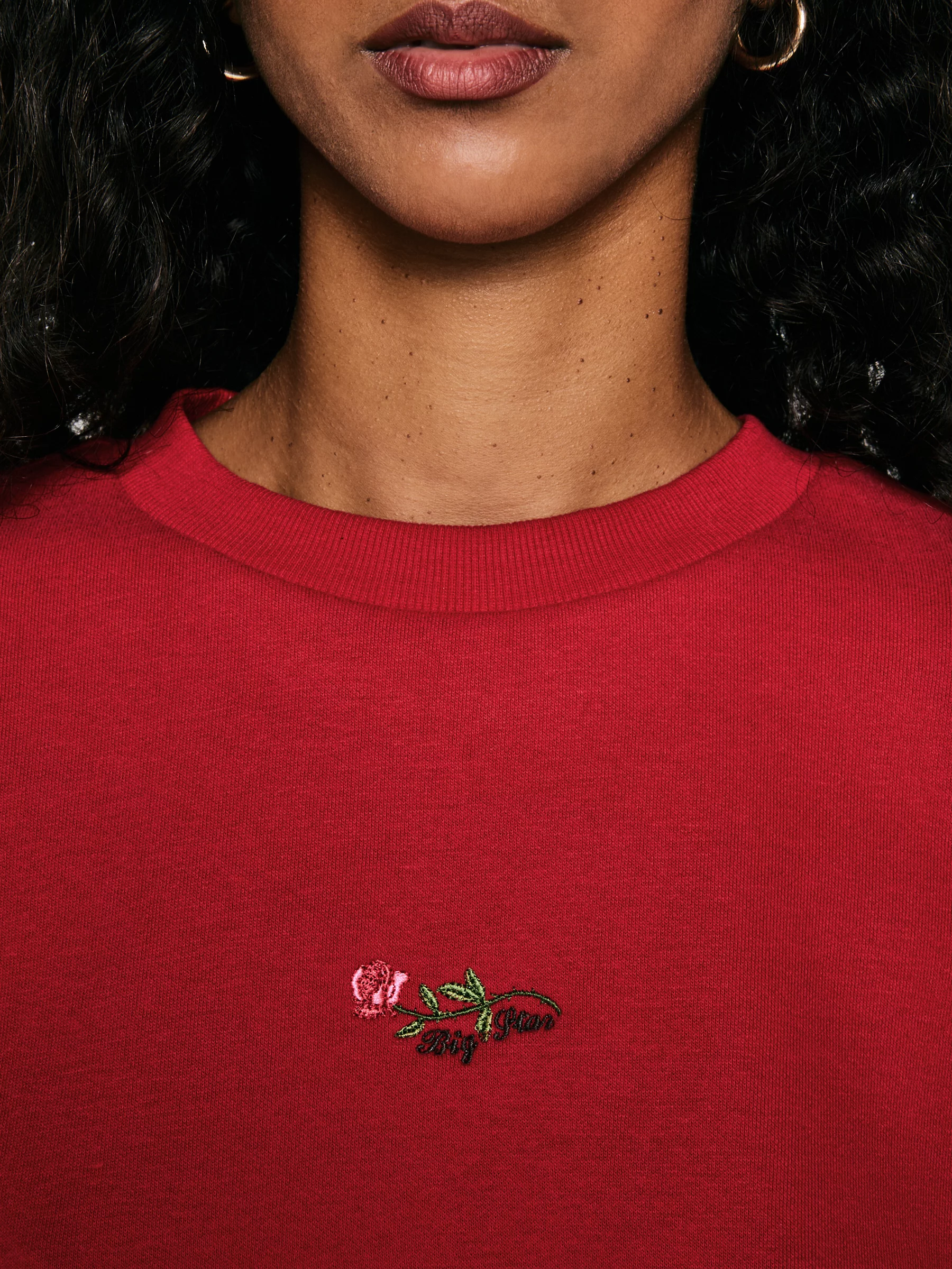 Bluza damska z niewielkim haftem czerwona Marika 603