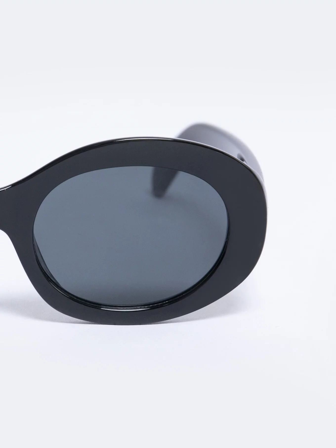 Okulary przeciwsłoneczne damskie czarne Kuni 906