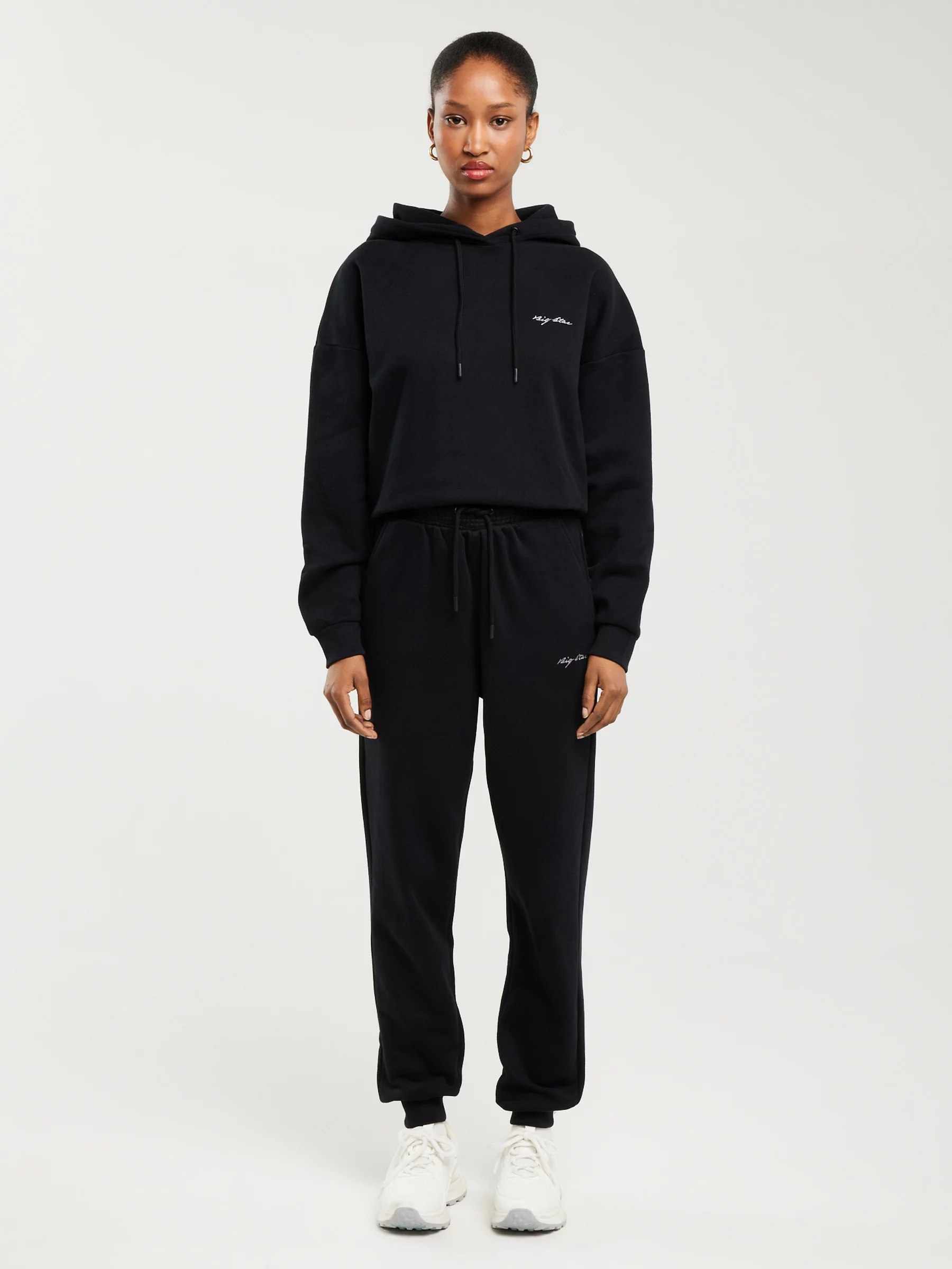 Spodnie damskie dresowe czarne Foxie 906/ Megan 906