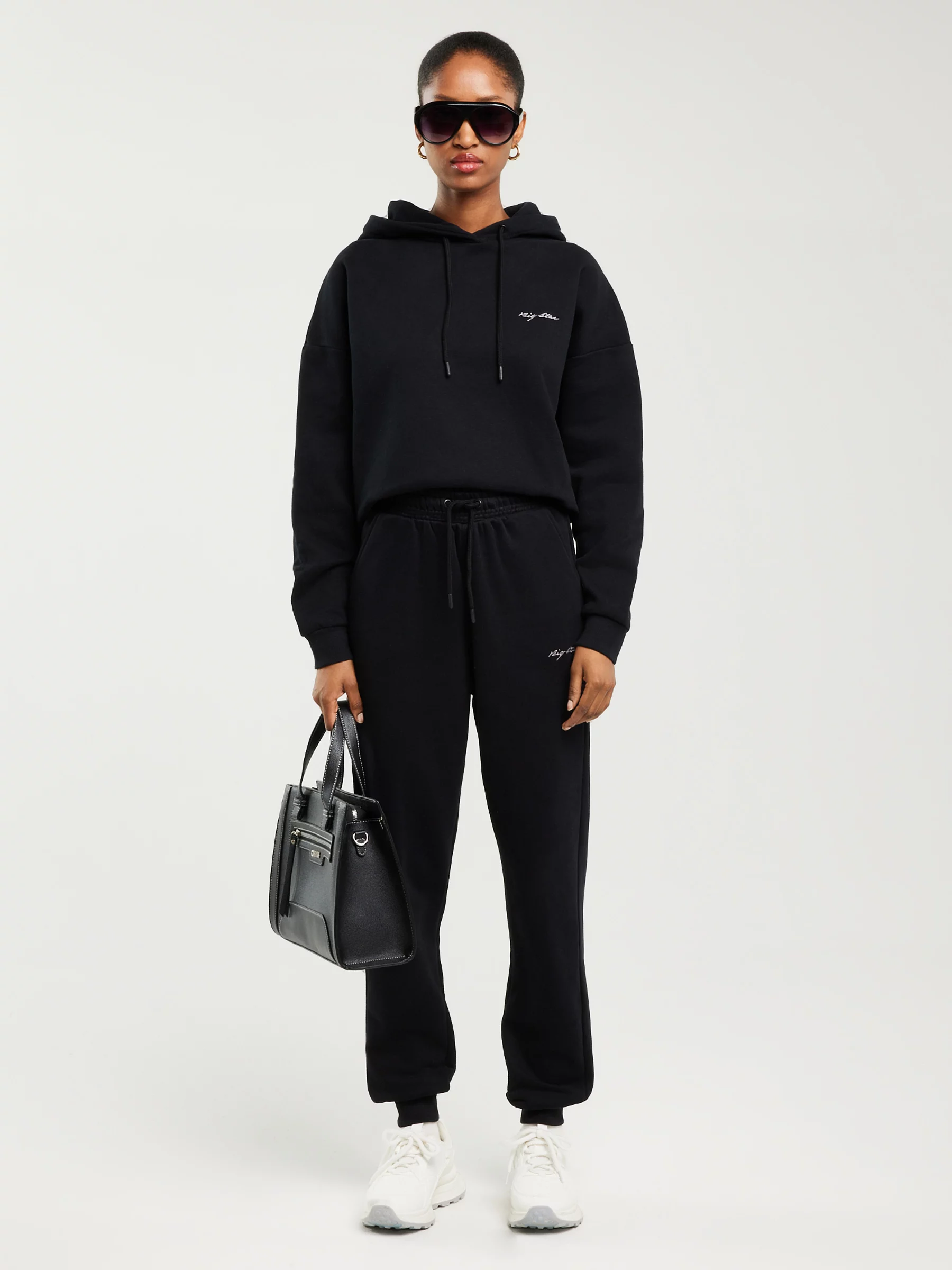 Spodnie damskie dresowe czarne Foxie 906/ Megan 906