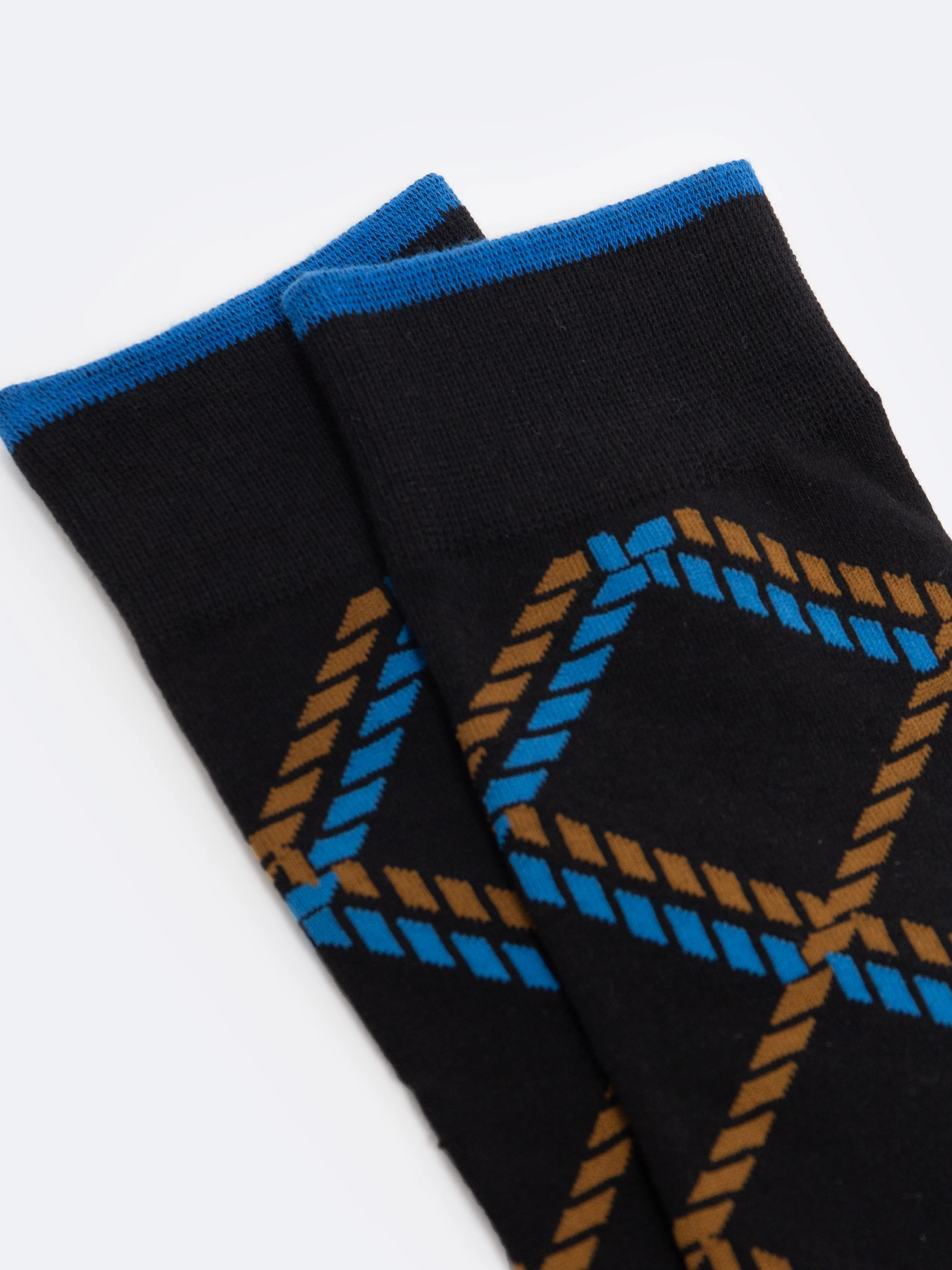 Skarpety męskie długie w kratę czarne Chester 906