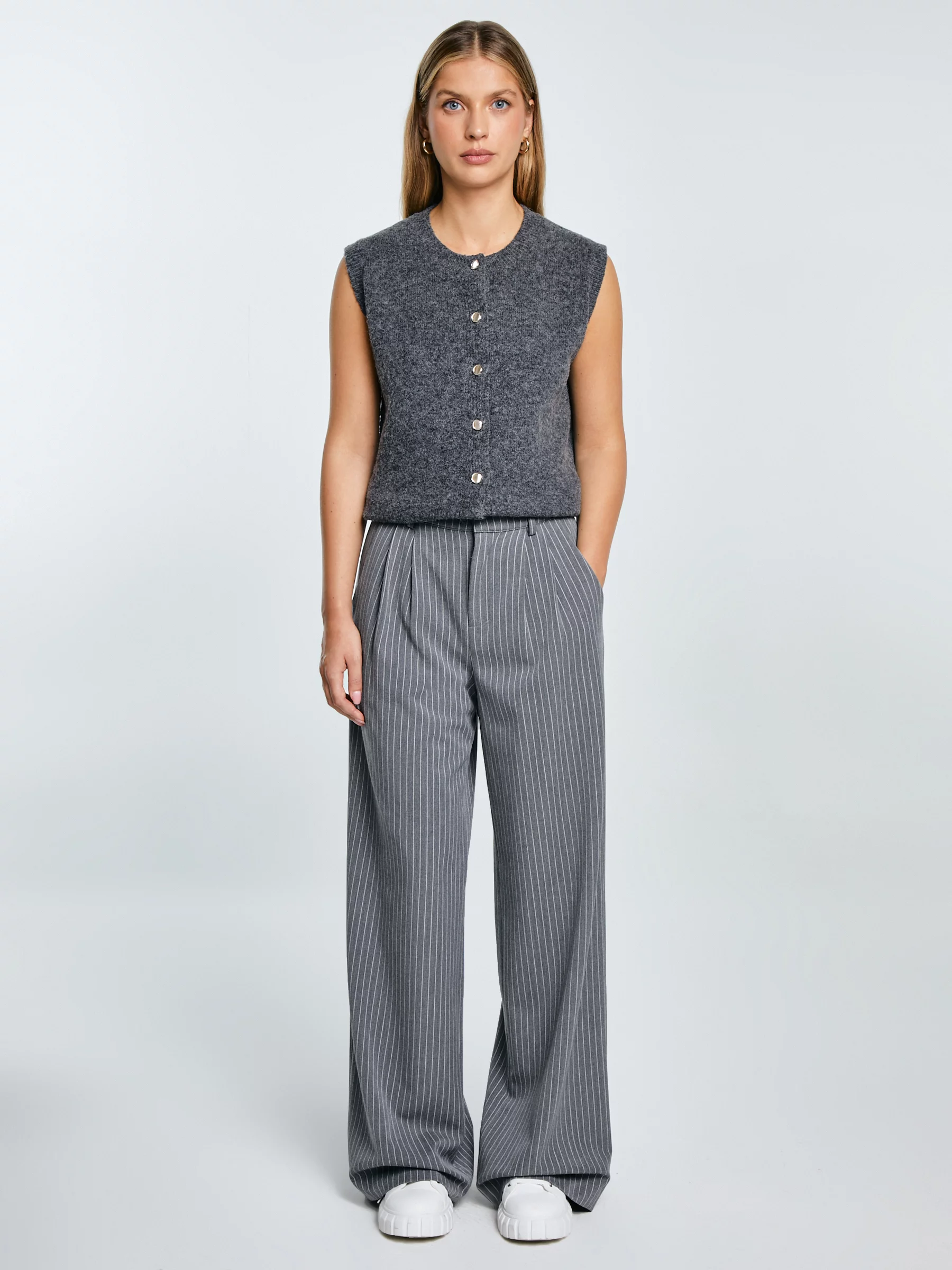 Kamizelka damska sweterkowa z dodatkiem wełny szara Vesta 903