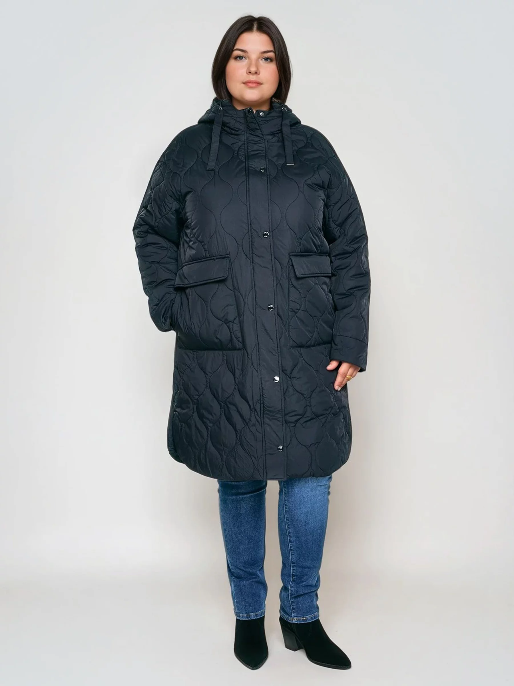 Płaszcz damski oversize z ozdobnym pikowaniem czarny Kinnetisa 906