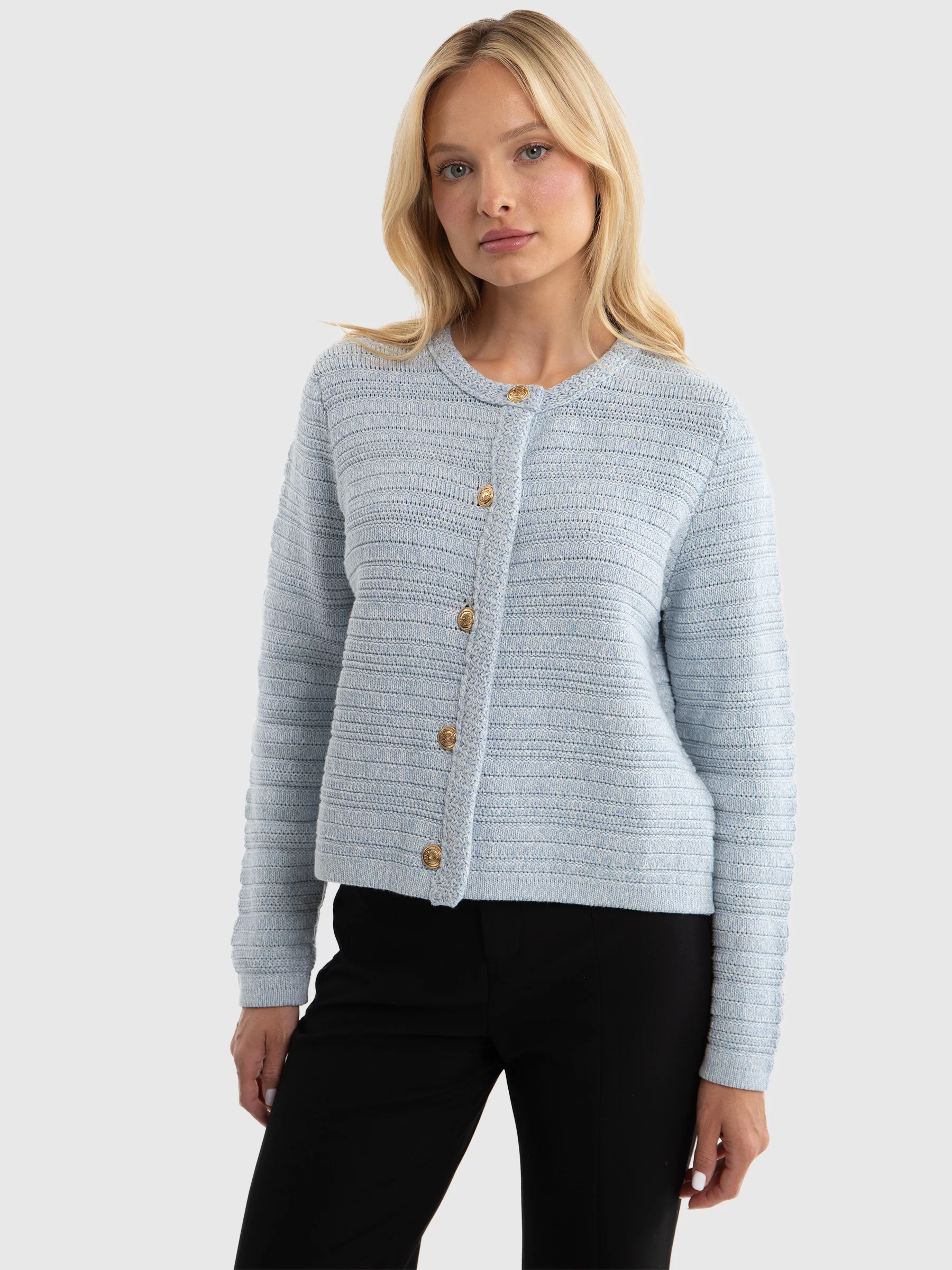 Sweter damski z ozdobnymi guzikami blękitny Marinara 400