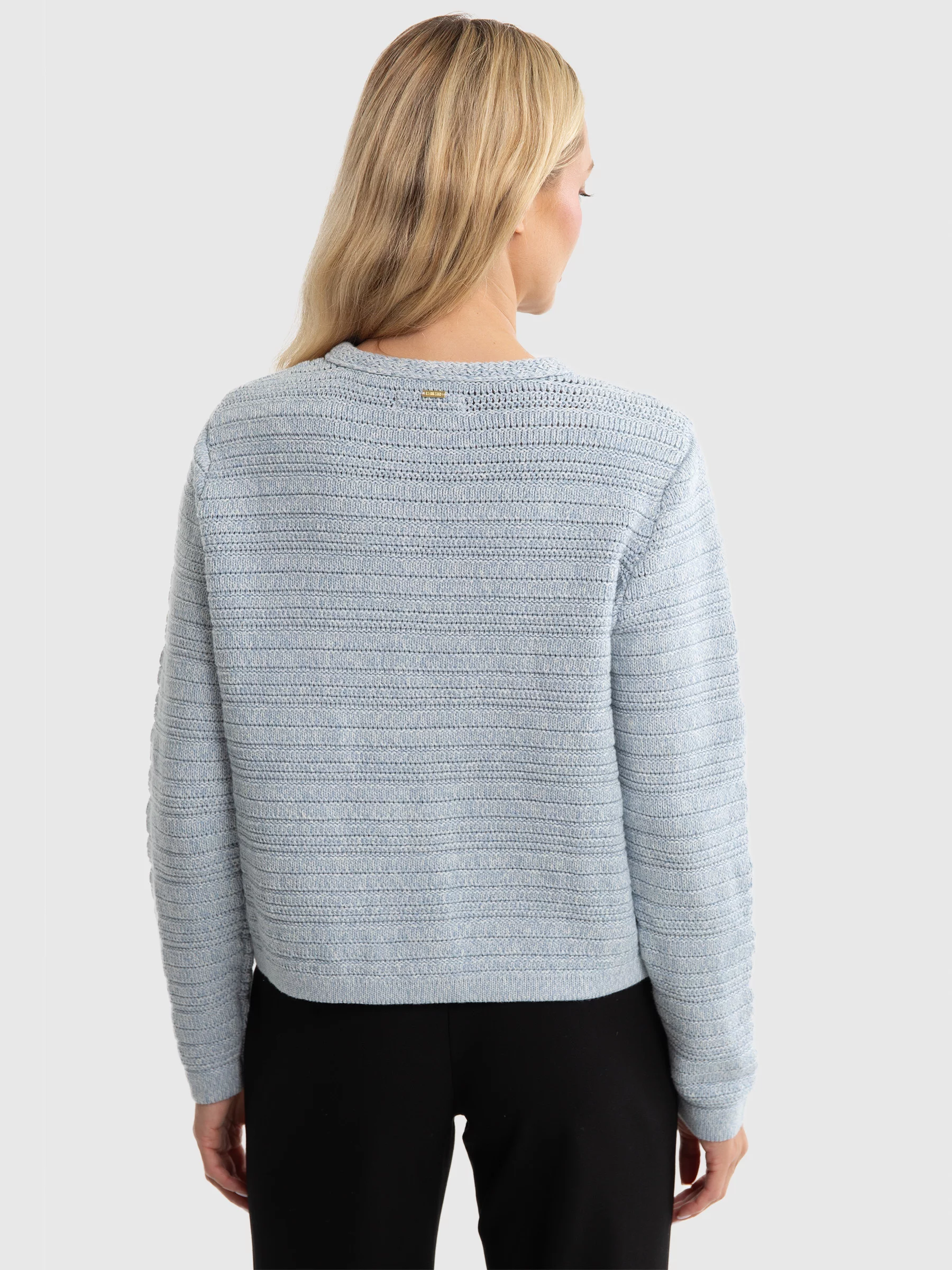 Sweter damski z ozdobnymi guzikami blękitny Marinara 400