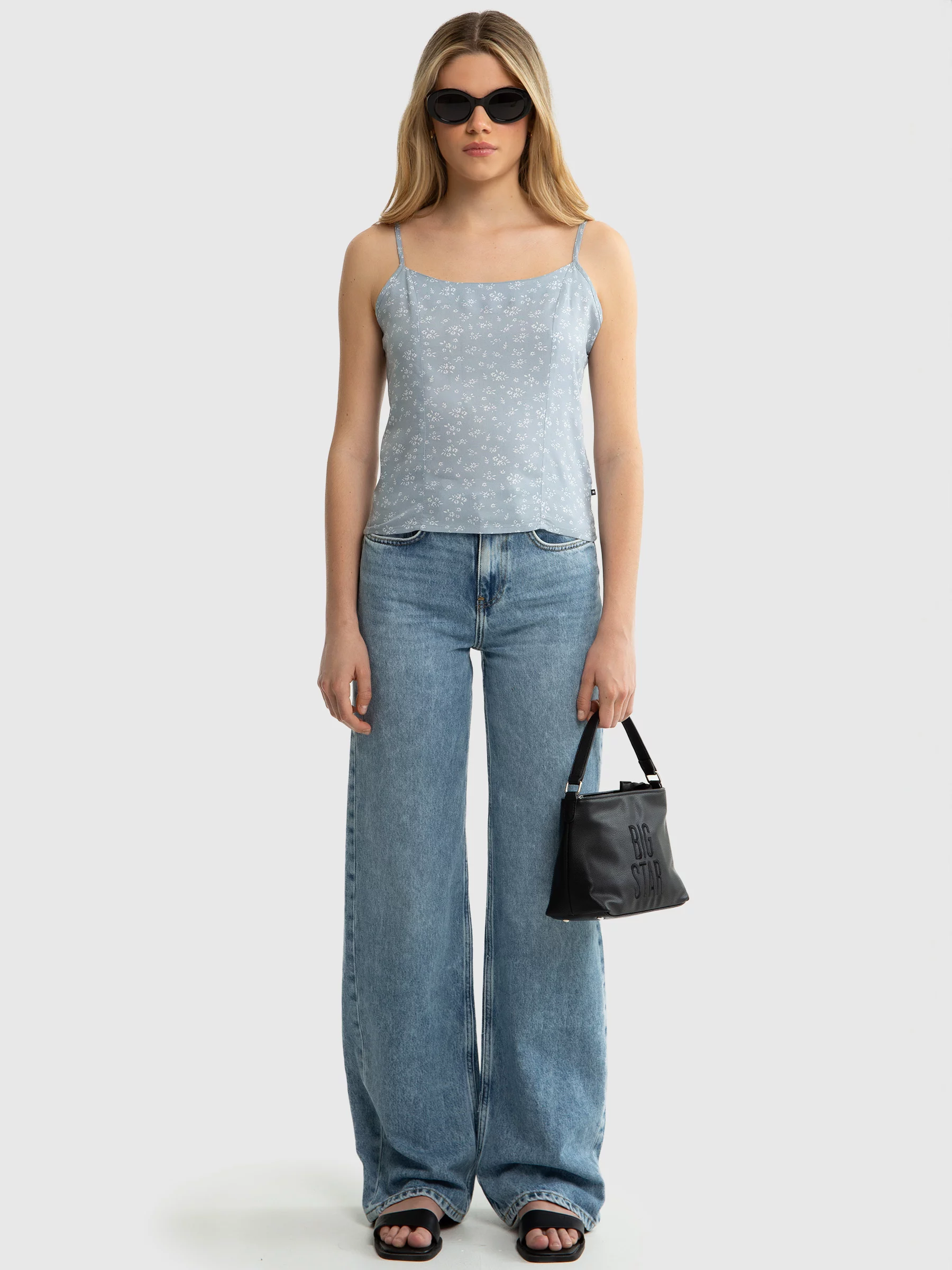 Top damski z wiskozy z motywem kwiatowym błękitny Firona 400