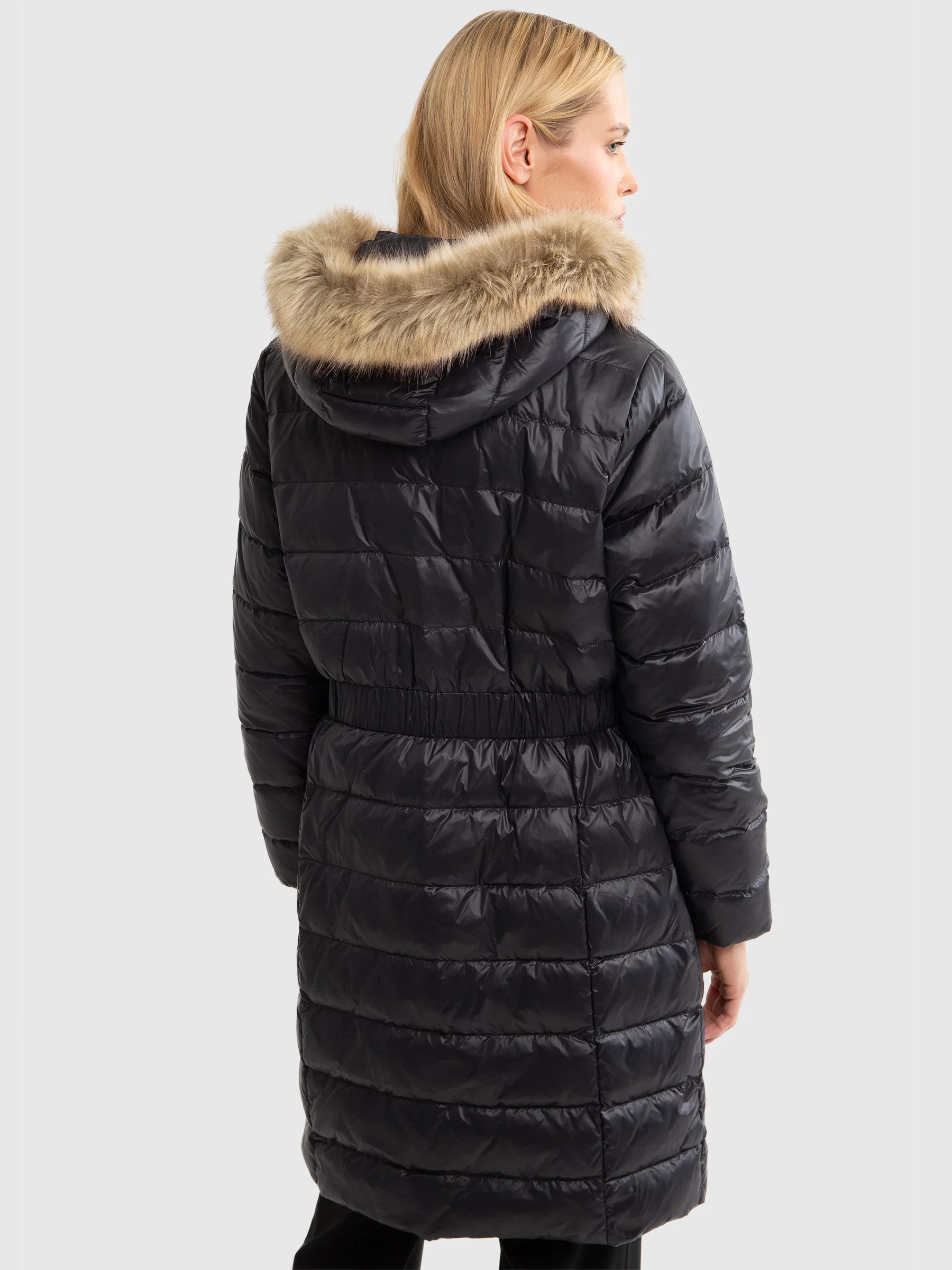 Płaszcz damski puchowy pikowany czarny Rosabel 906