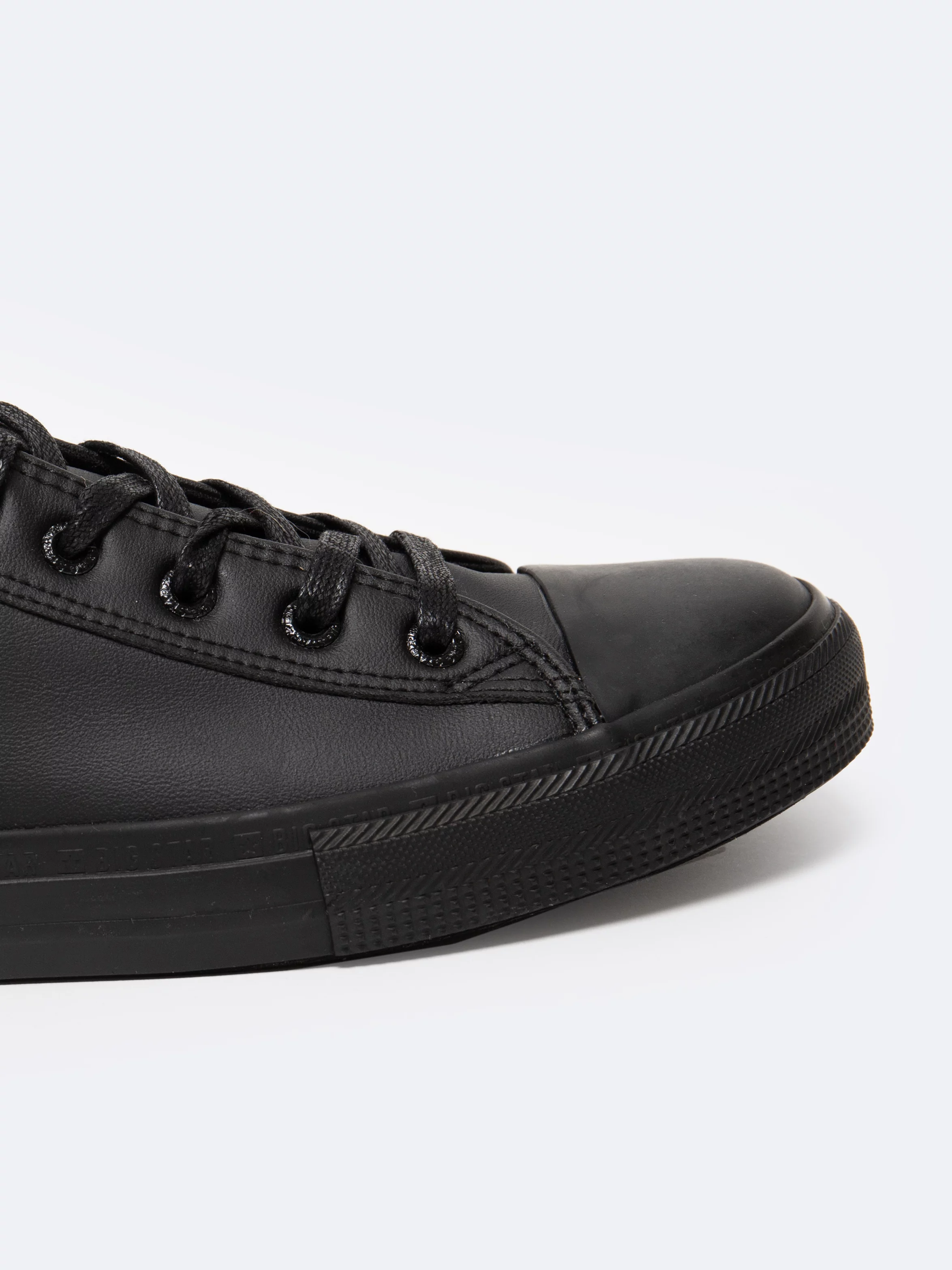 Trampki męskie ze skóry ekologicznej czarne JJ174005 906