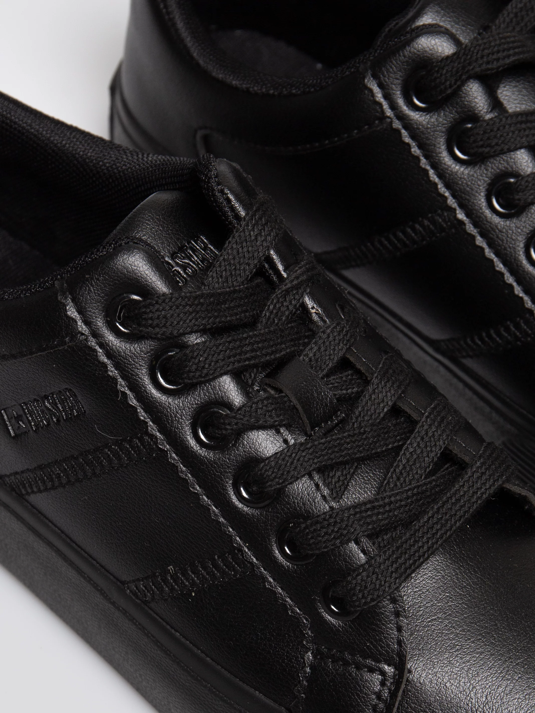 Trampki damskie ze skóry ekologicznej czarne RR274316 906