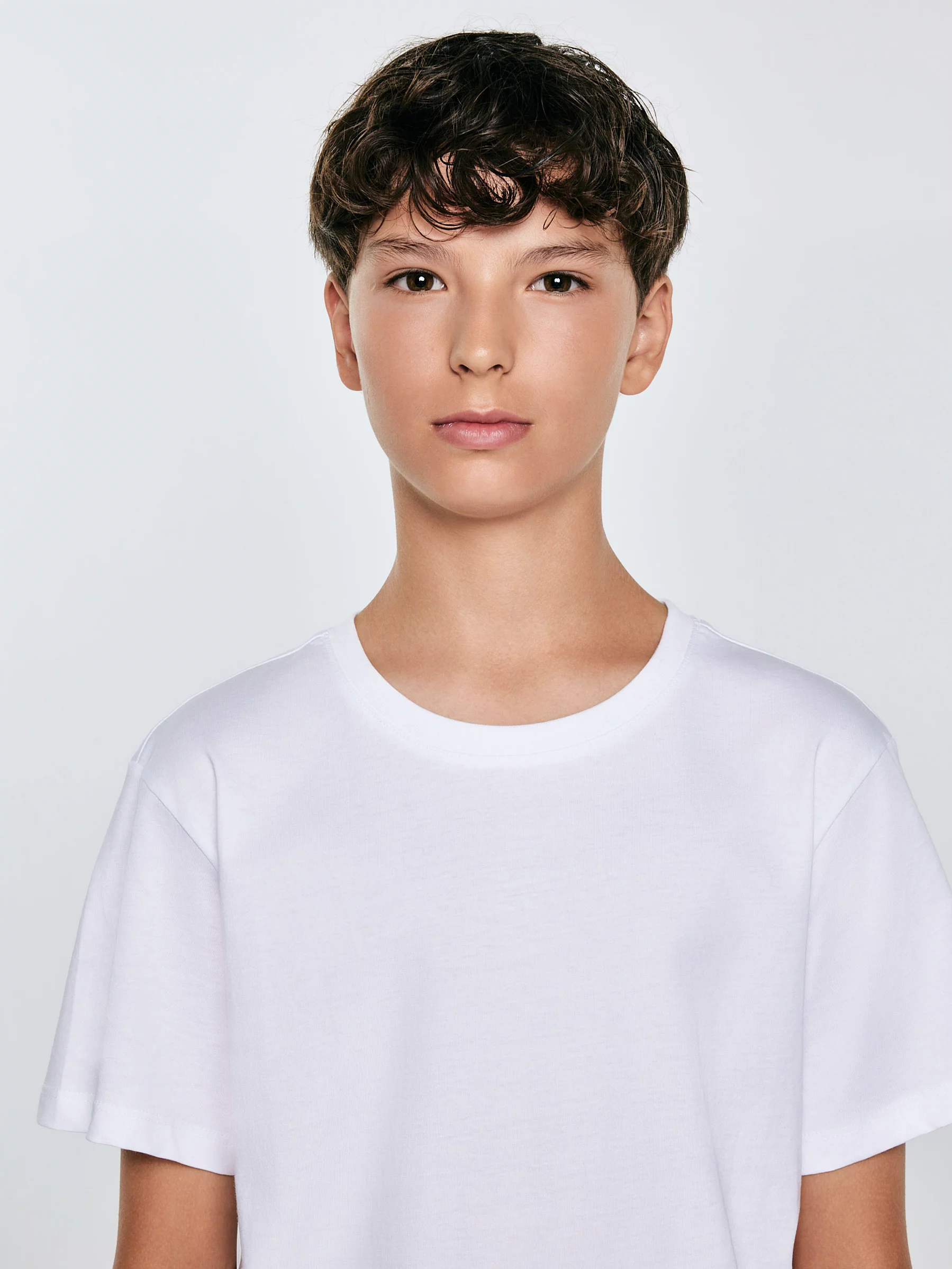 Koszulka chłopięca z krótkim rękawem biała Basser 101