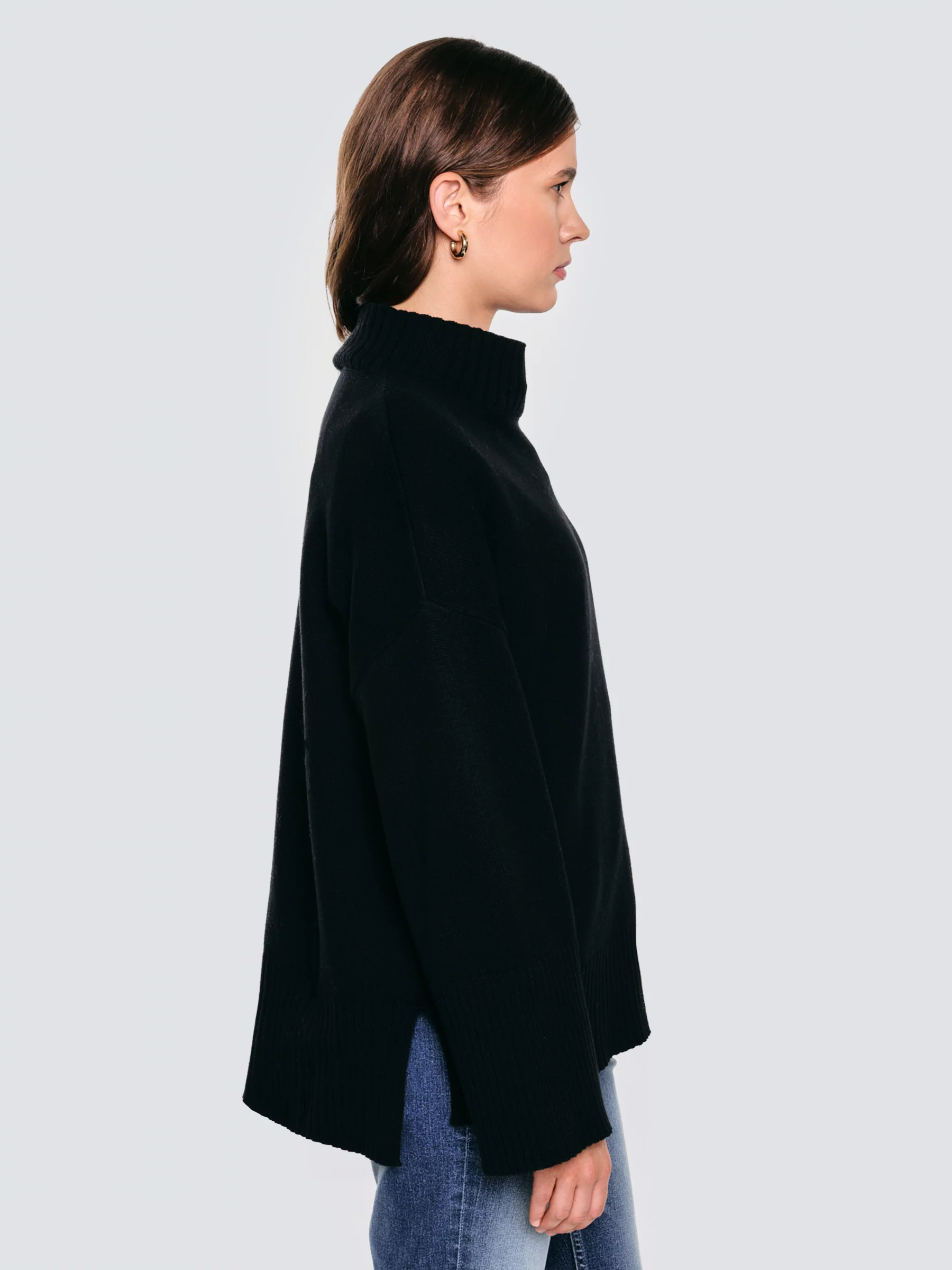 Sweter damski ze stójką oversize czarny Siena 906