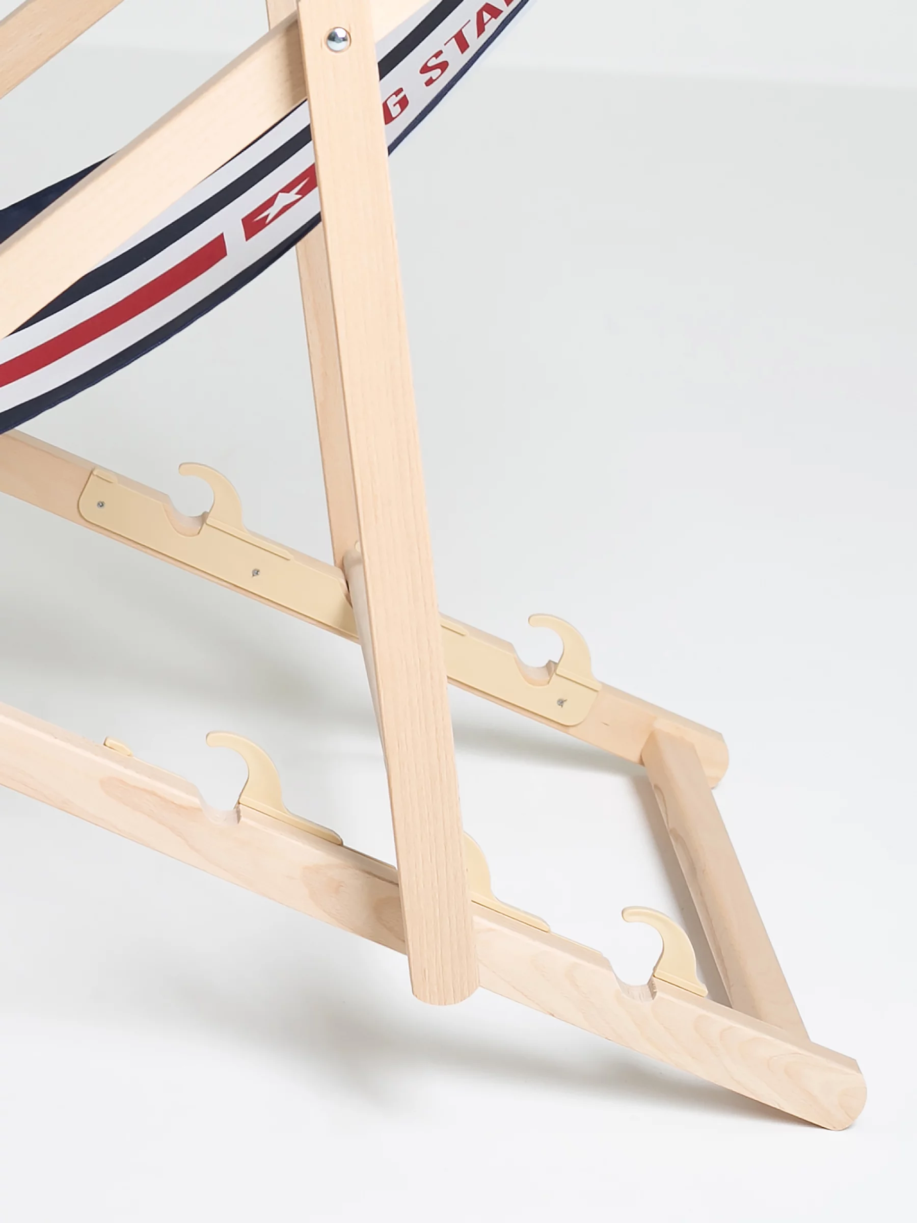 Leżak plażowy drewniany w pasy granatowy Summer 000