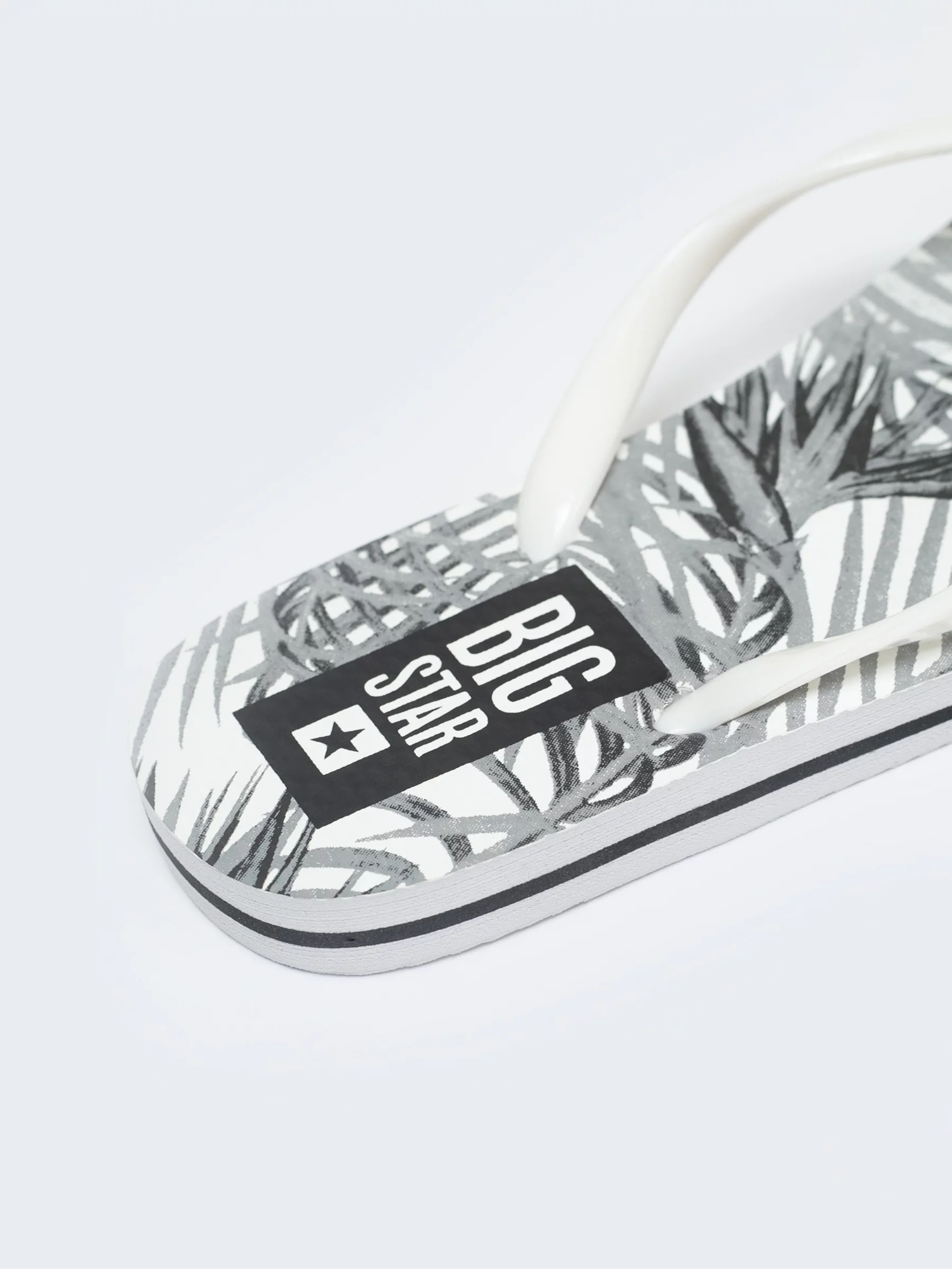 Japonki damskie z motywem roślinnym białe LL274818 101