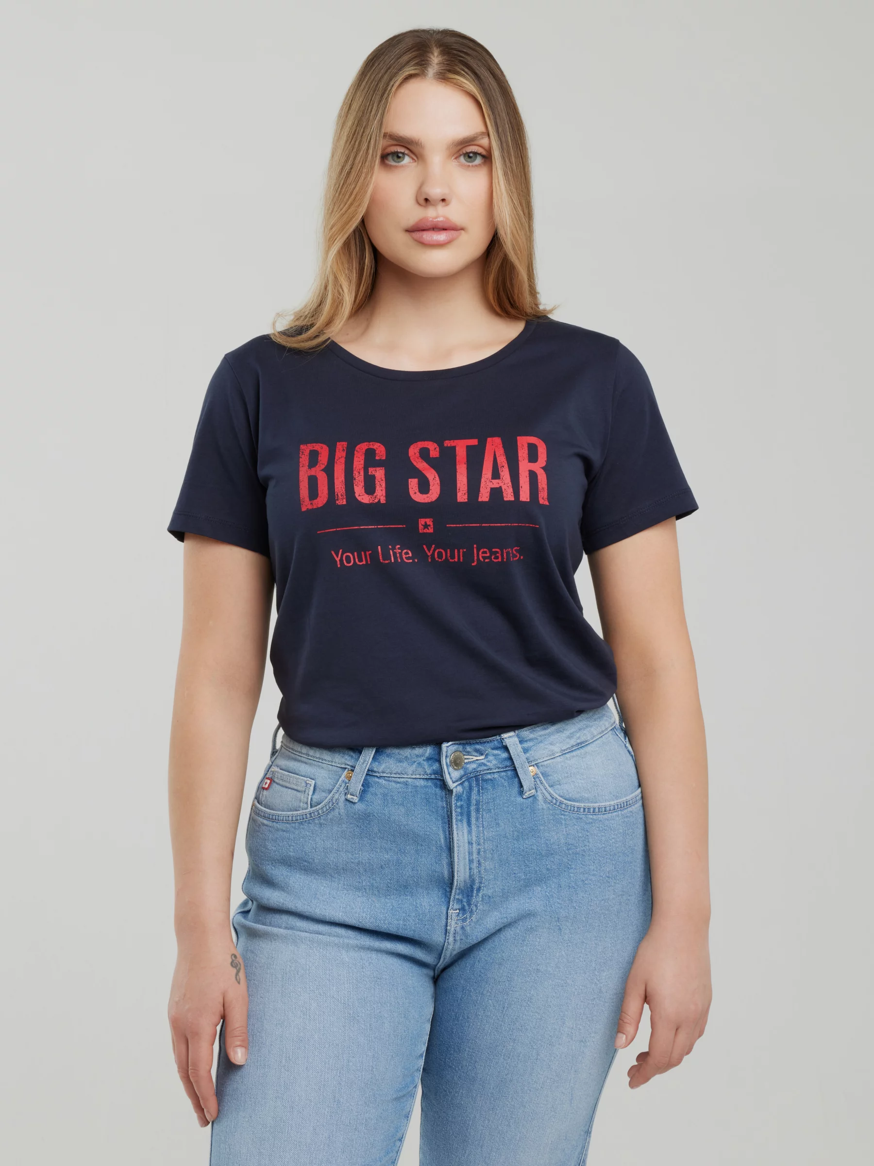 Koszulka damska o klasycznym kroju granatowa Brunona 403