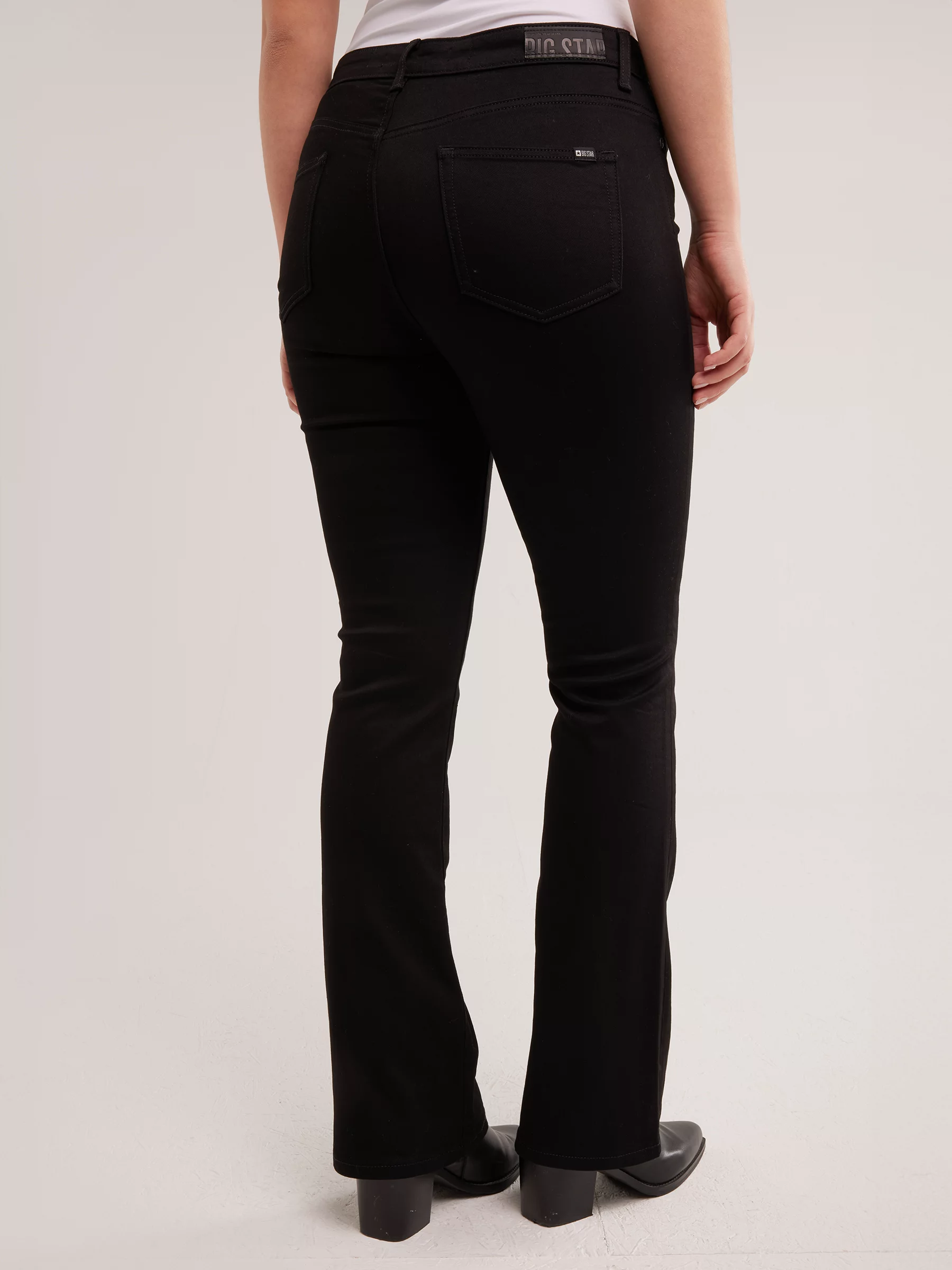 Jeansy damskie czarne Adela Bootcut 908