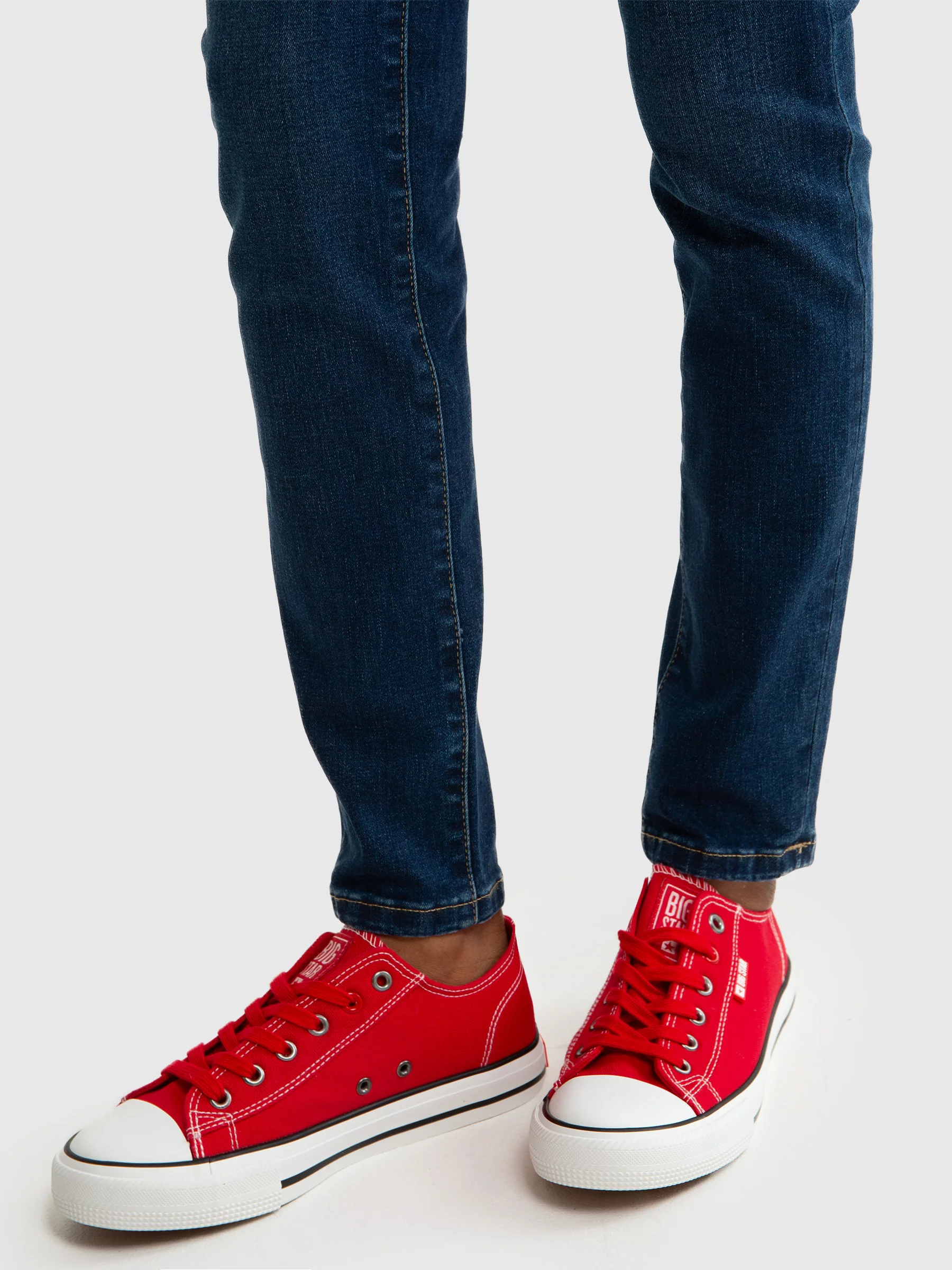 Trampki damskie niskie czerwone JJ274A530 603