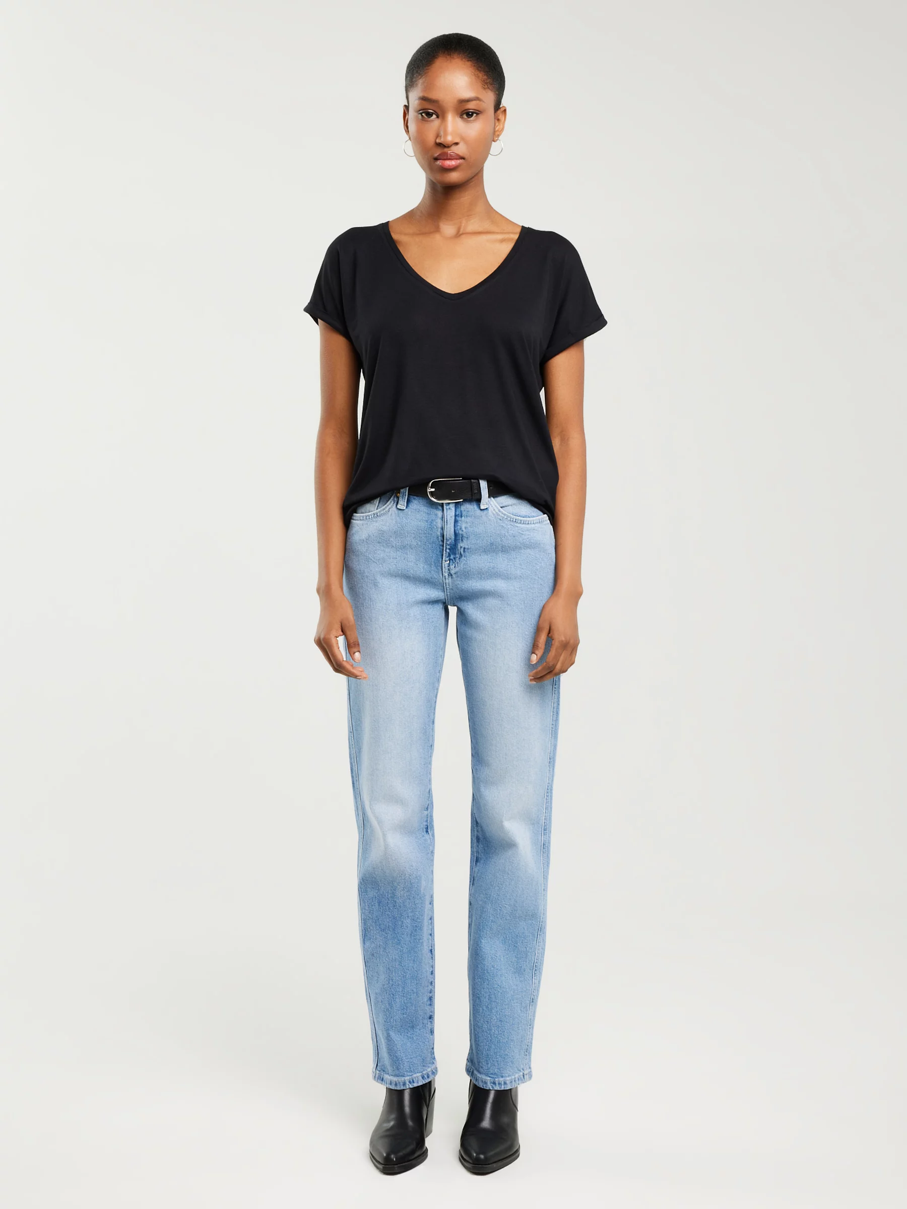 Koszulka damska o luźnym kroju czarna Valeria 906