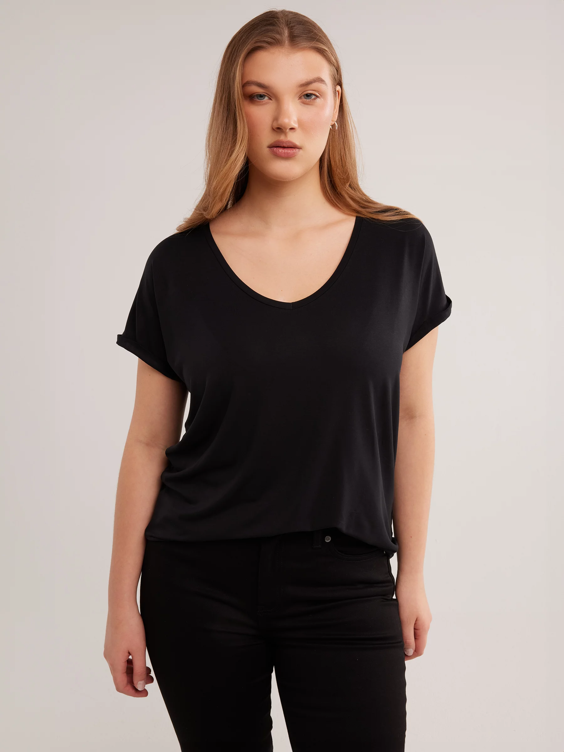 Koszulka damska o luźnym kroju czarna Valeria 906